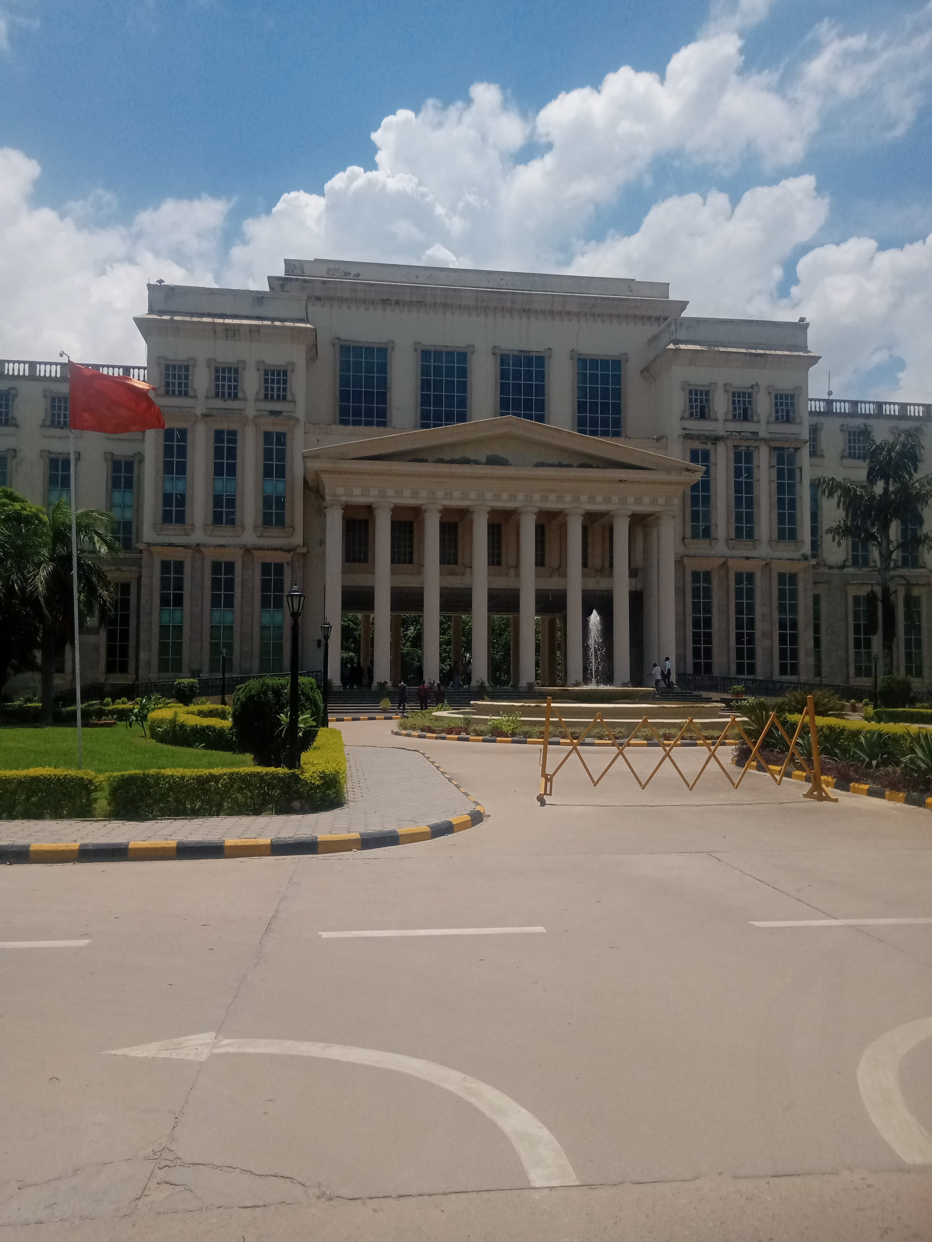 Amity University Lucknow Academic Block- Main Building media (9) by 1770043352_IMG20240716121605-SumitShukla.jpg