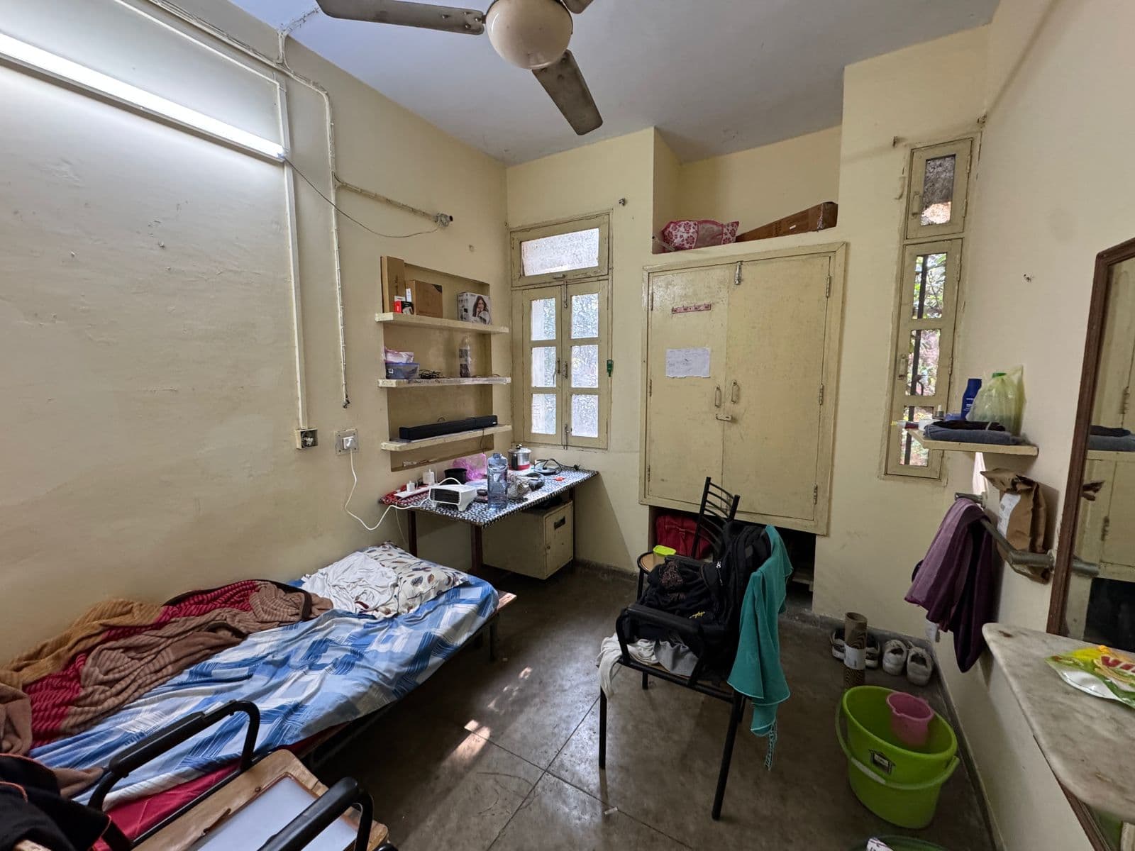 IIT Kanpur hostel room photo