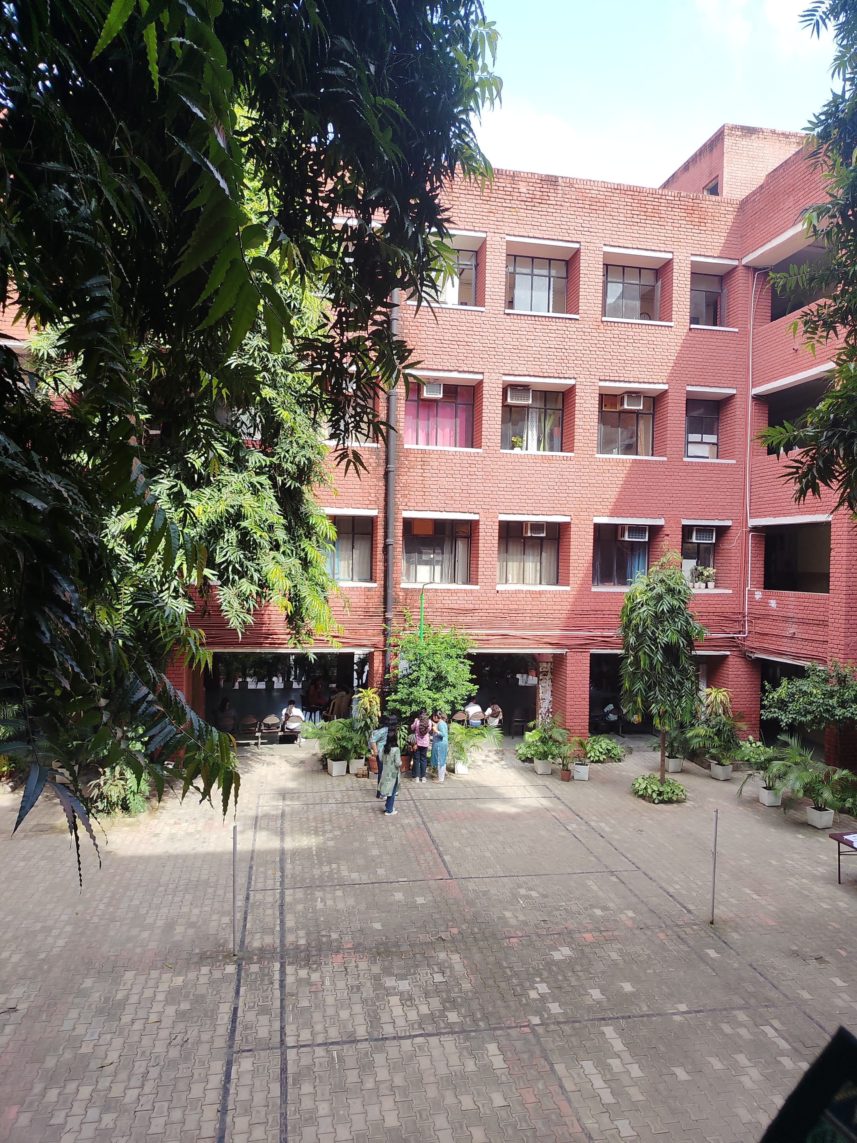 Institute of Home Economics Academic Block- Main Building media (15) by 1770044358_Courtyard.jpg