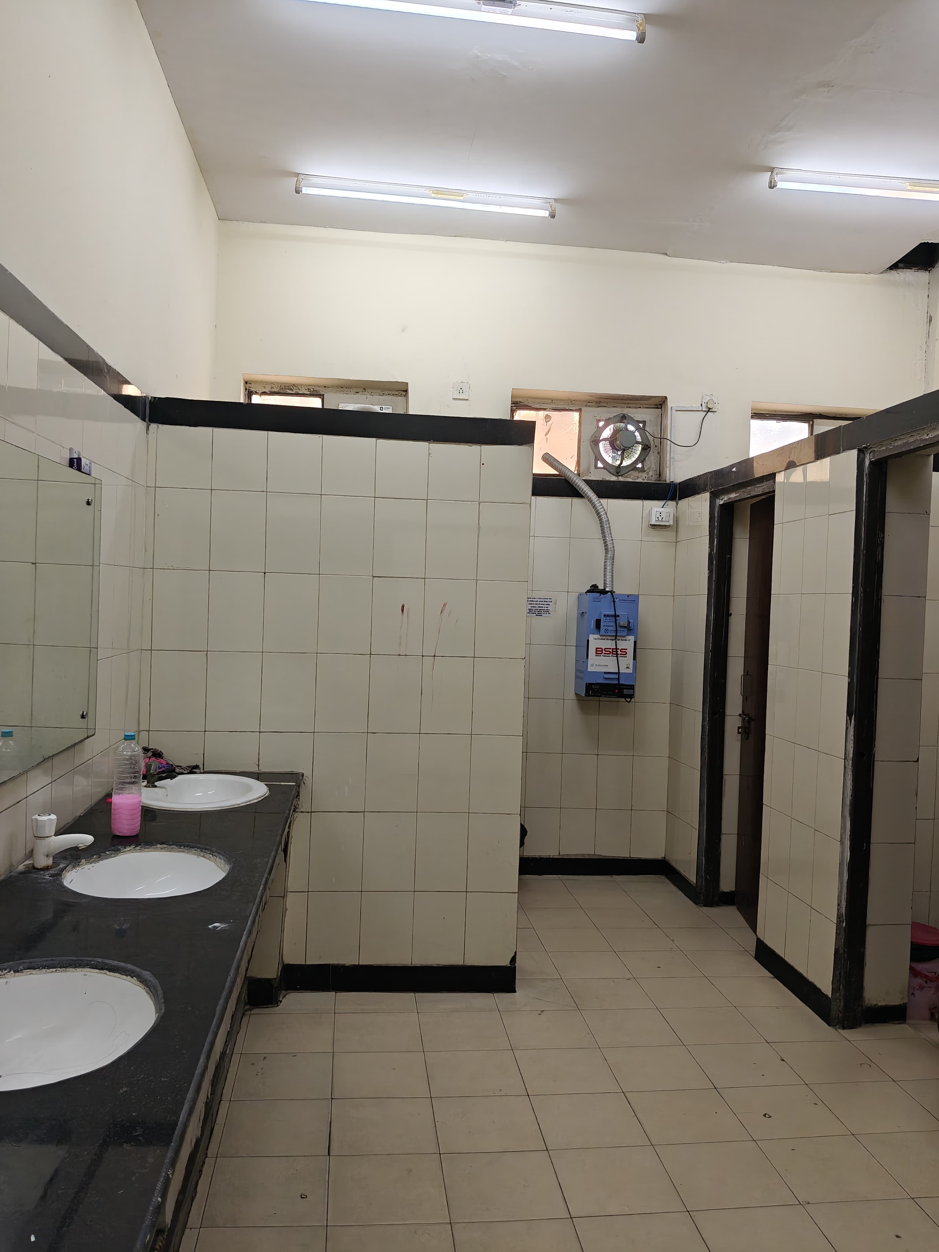 Shyam Lal College Others media (14) by 1770044412_Washroom.jpg