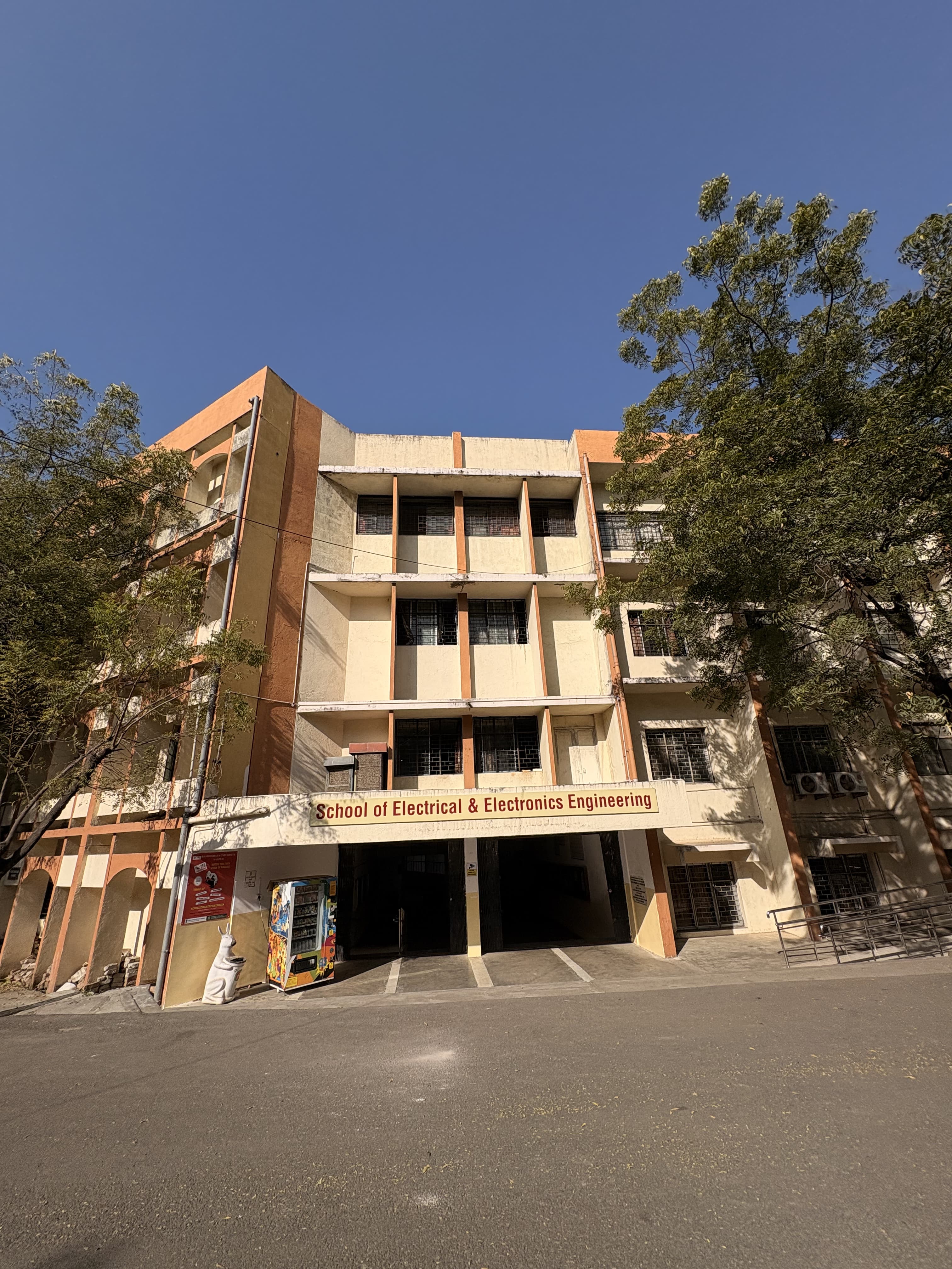 Ramdeobaba University Academic Block- Main Building media (11) by 1770114353_ECSBUILDING.HEIC