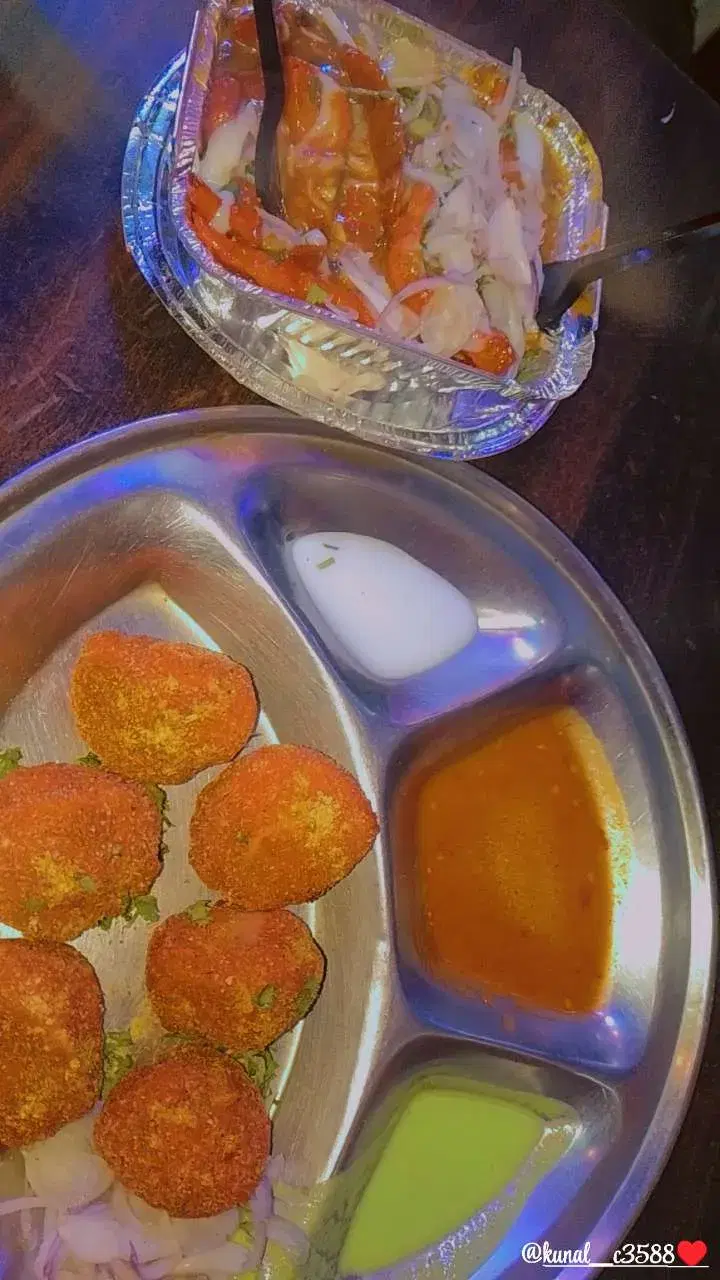 IIMT University Meerut Hostel Mess Food media (10) by 1770114607_MessSnacks.webp