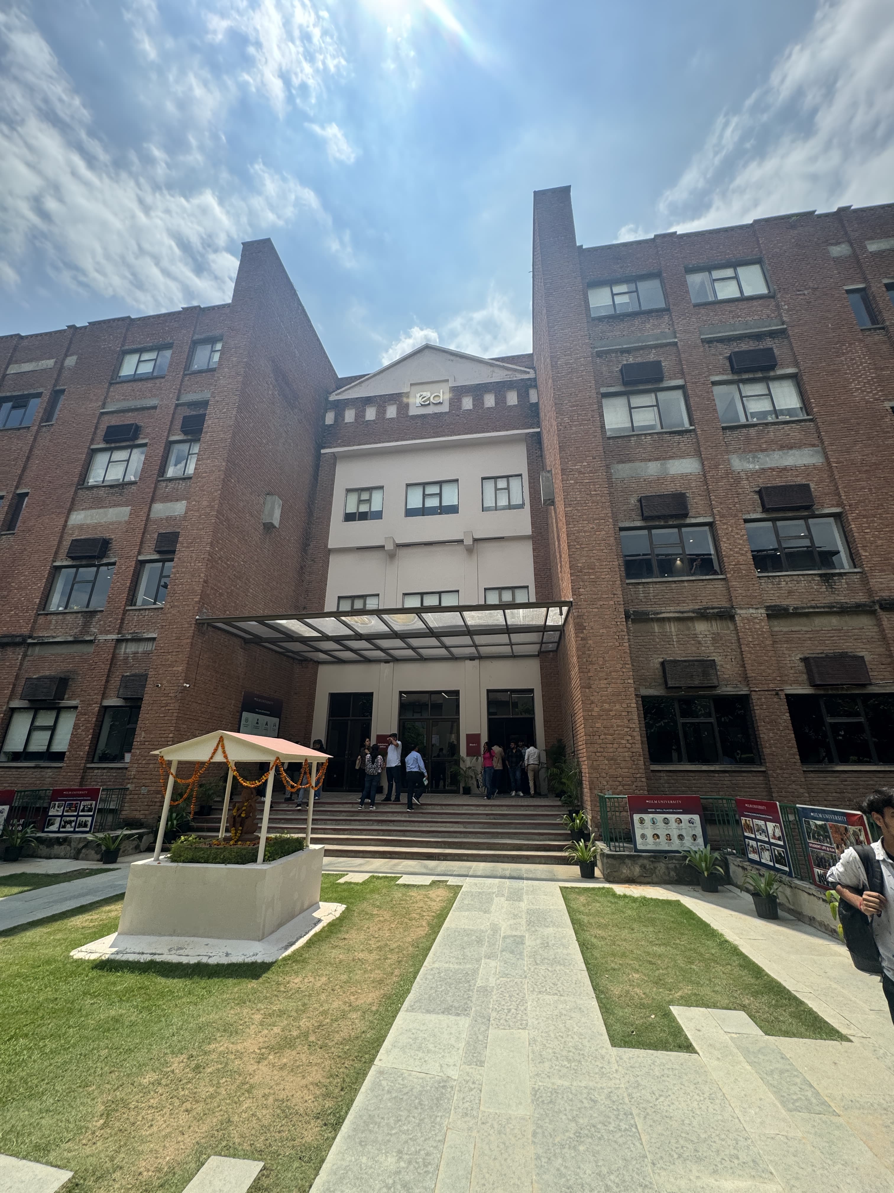 IILM University Gurgaon Academic Block- Main Building media (10) by 1770114616_AcademicBuilding1.JPG