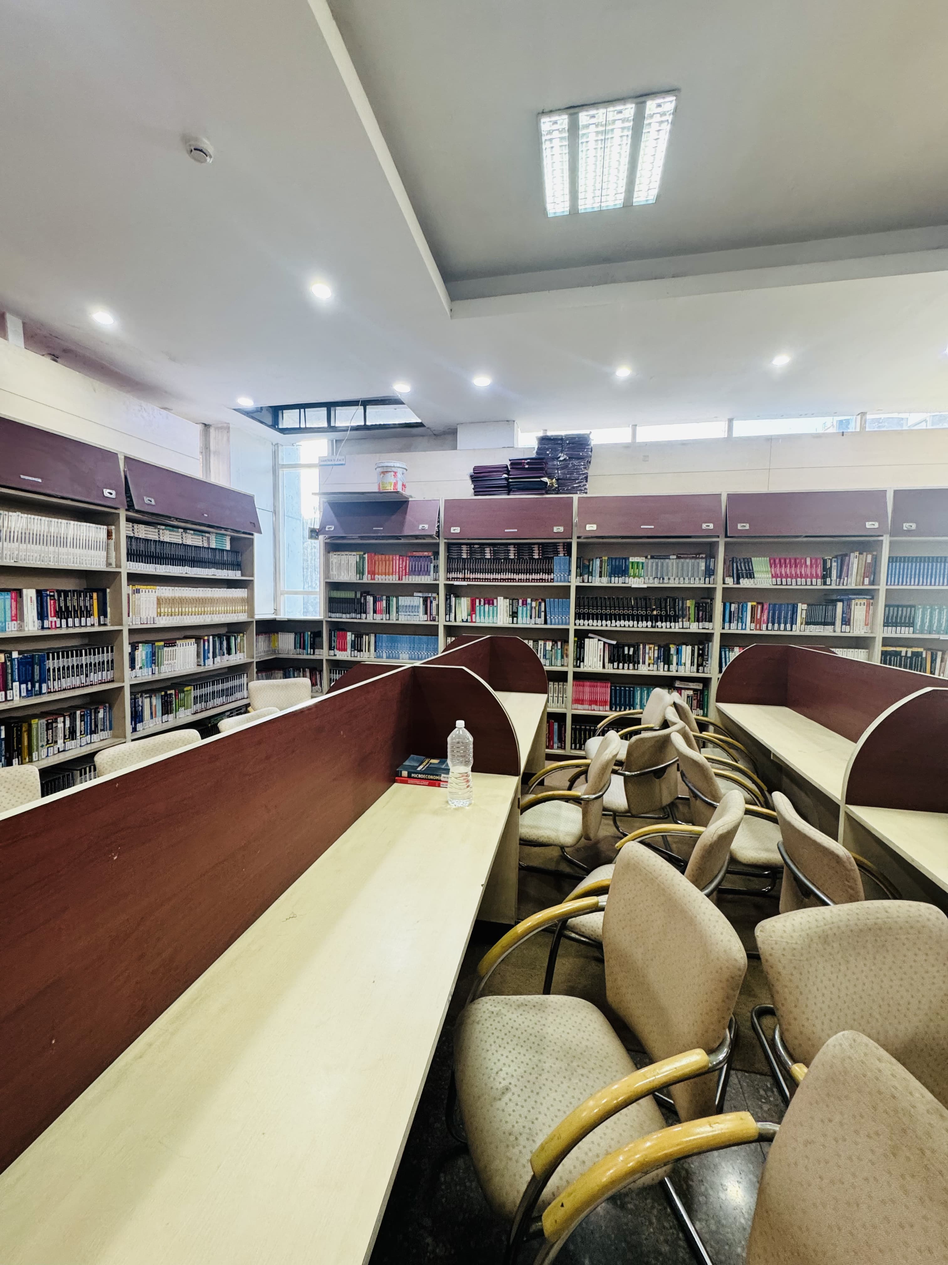 Fostiima Business School New Delhi Library media (9) by 1770114633_library5.HEIC
