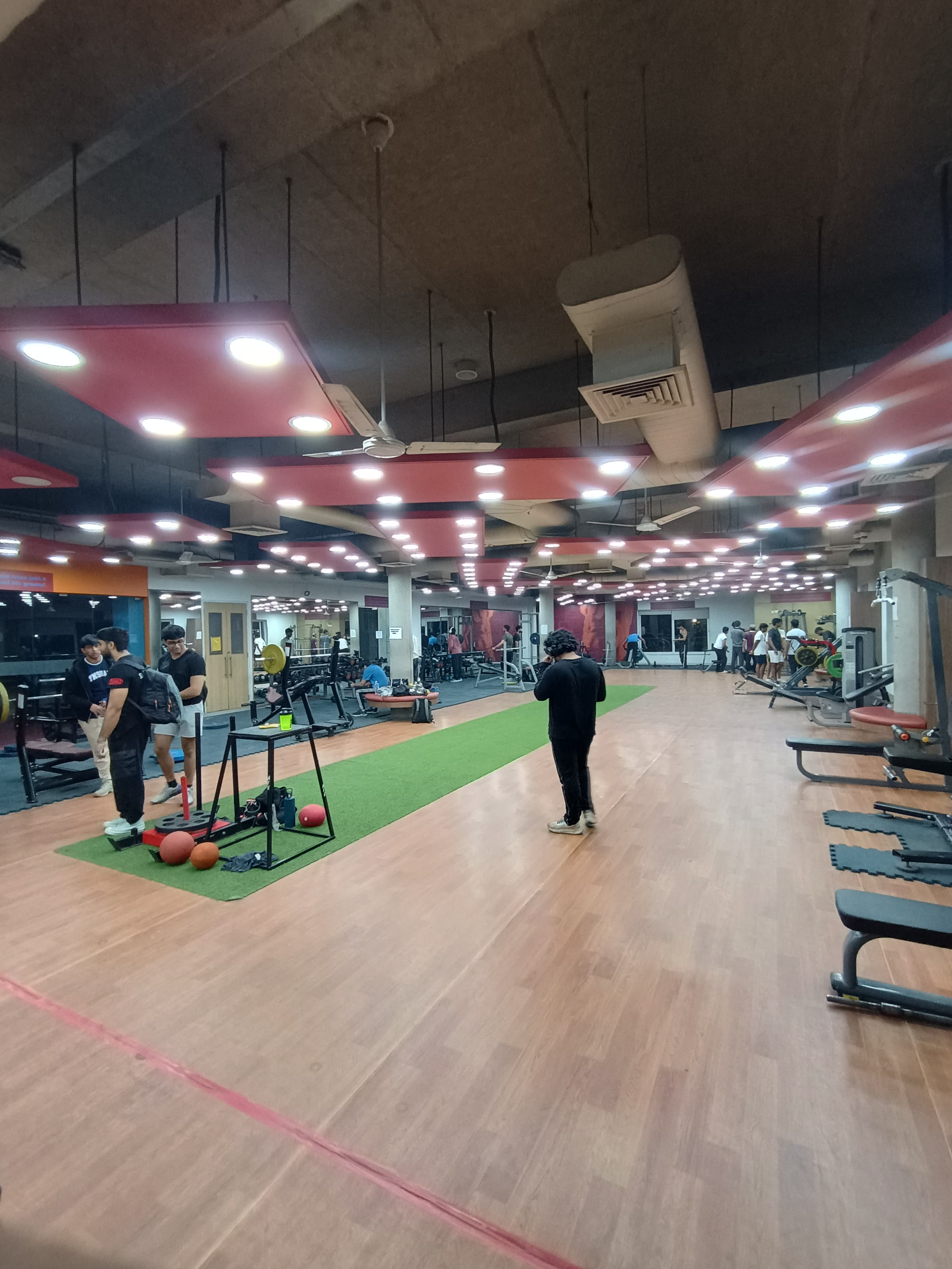 SNU Noida Gym media (13) by 1770959314_1000098216.jpg