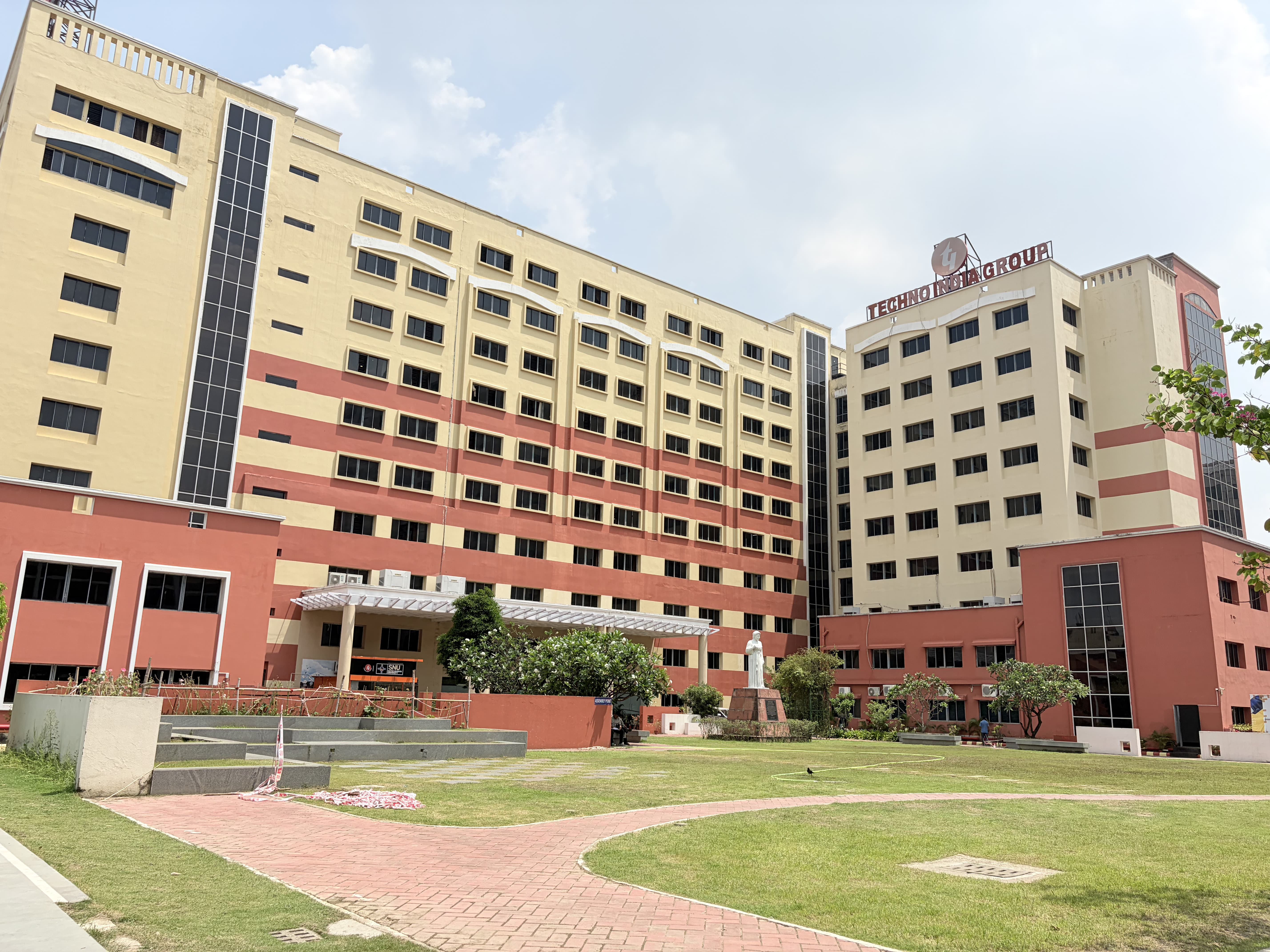 Sister Nivedita University Kolkata Academic Block/ Main Building media (5) by 1776060932_IMG_6545.jpg