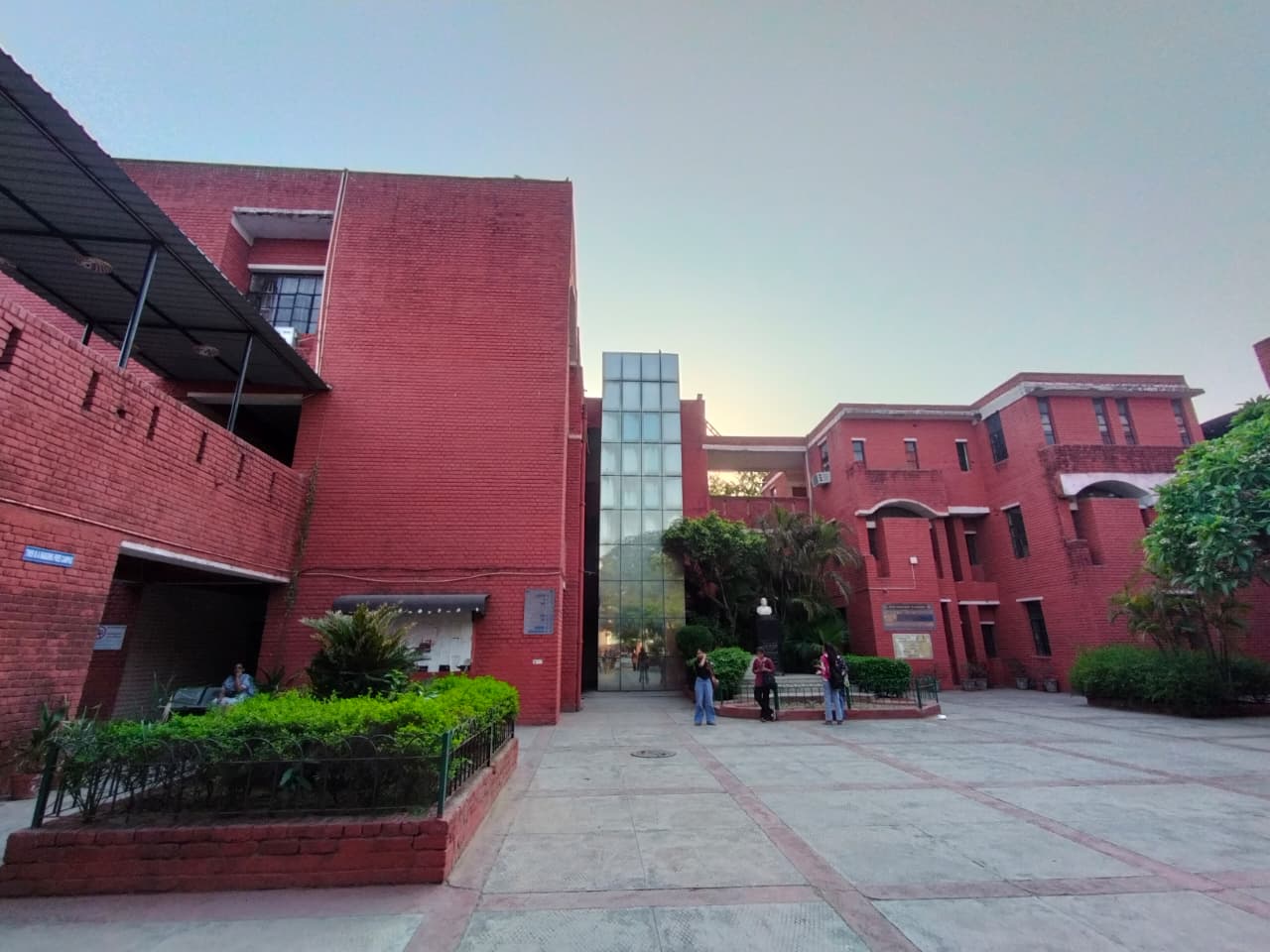Shyama Prasad Mukherji College for Women Academic Block/ Main Building media (9) by 1780294931_WhatsAppImage2026-05-31at8.21.11PM.jpeg