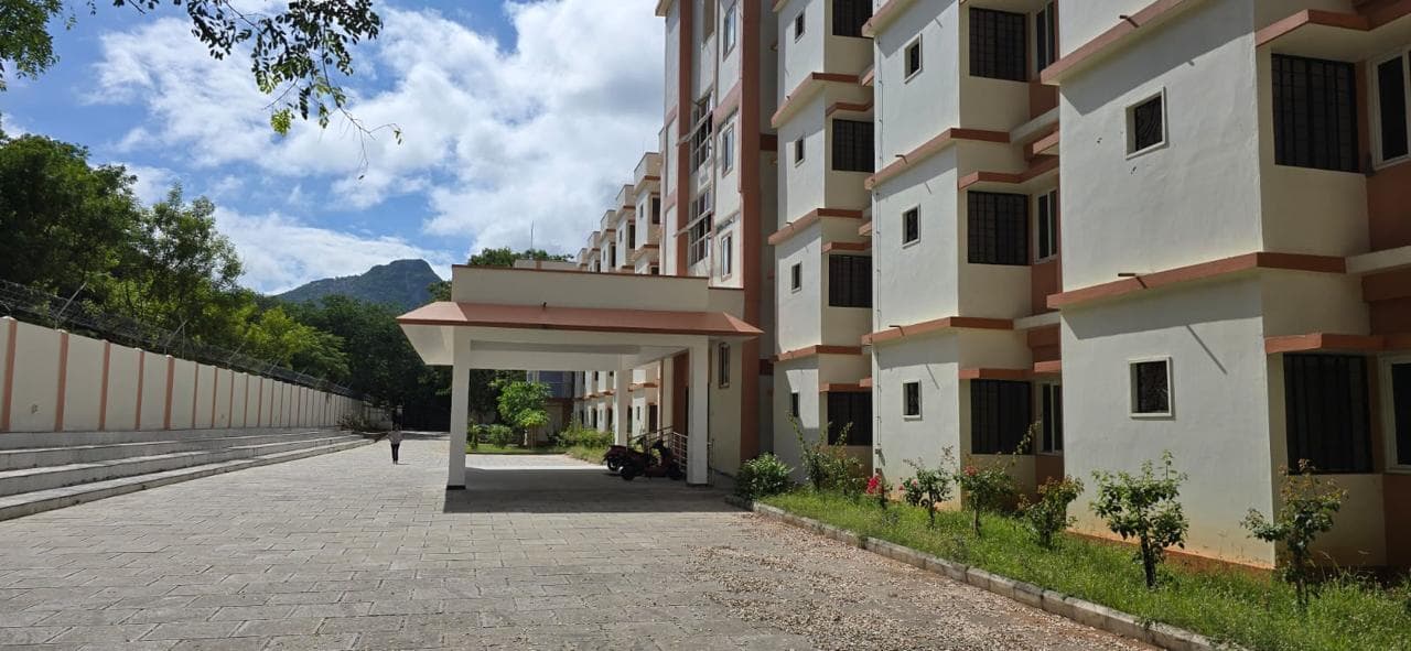 Amrita Vishwa Vidyapeetham Coimbatore Hostel Building media (5) by 1783948991_OutsideHostel.jpeg