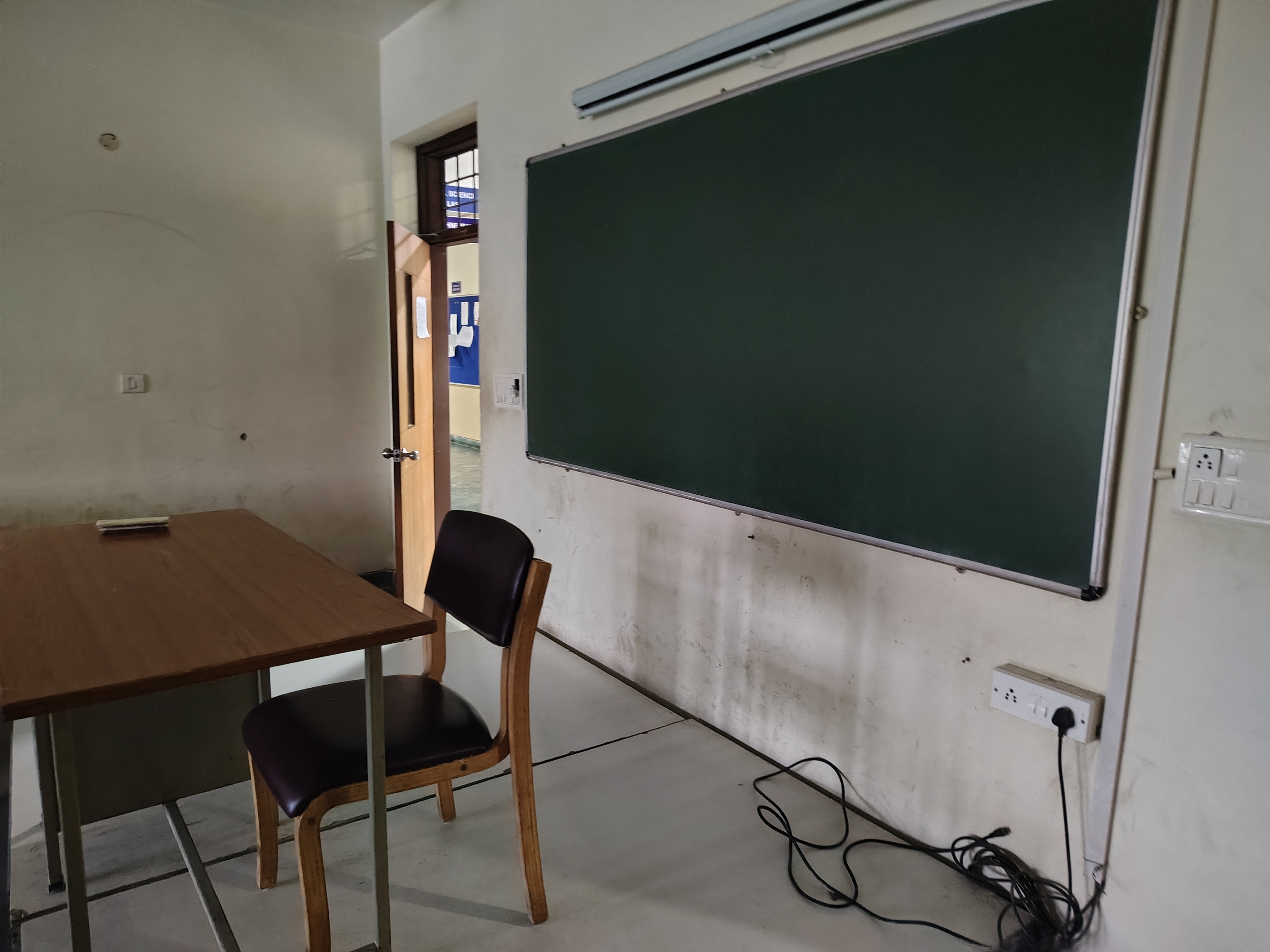 Heritage Institute of Technology Classroom media (10) by 1785155573_1000040958.jpg