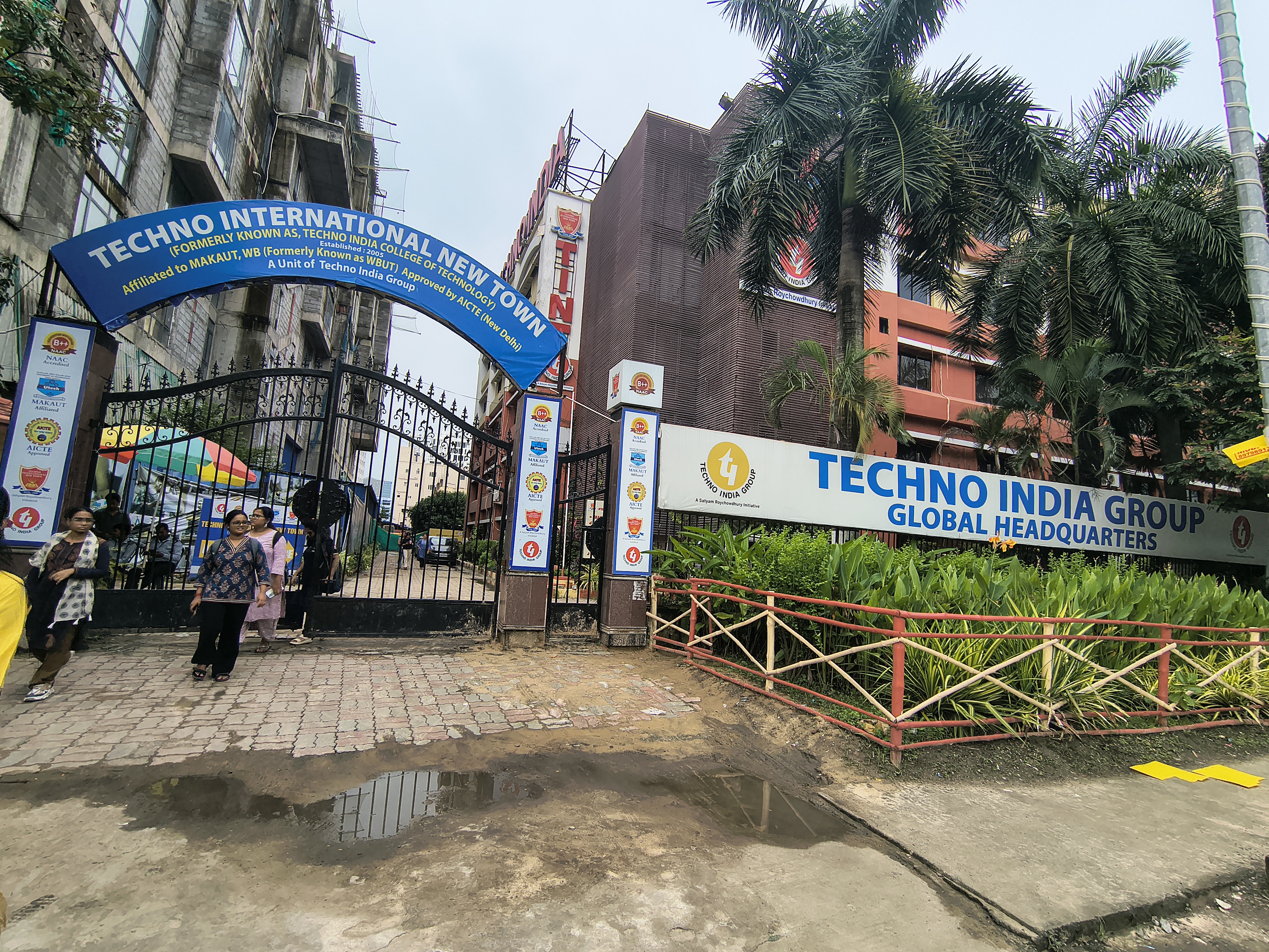 Techno International New Town Kolkata Main Entrance View media (15) by 1785261053_1000080174.jpg