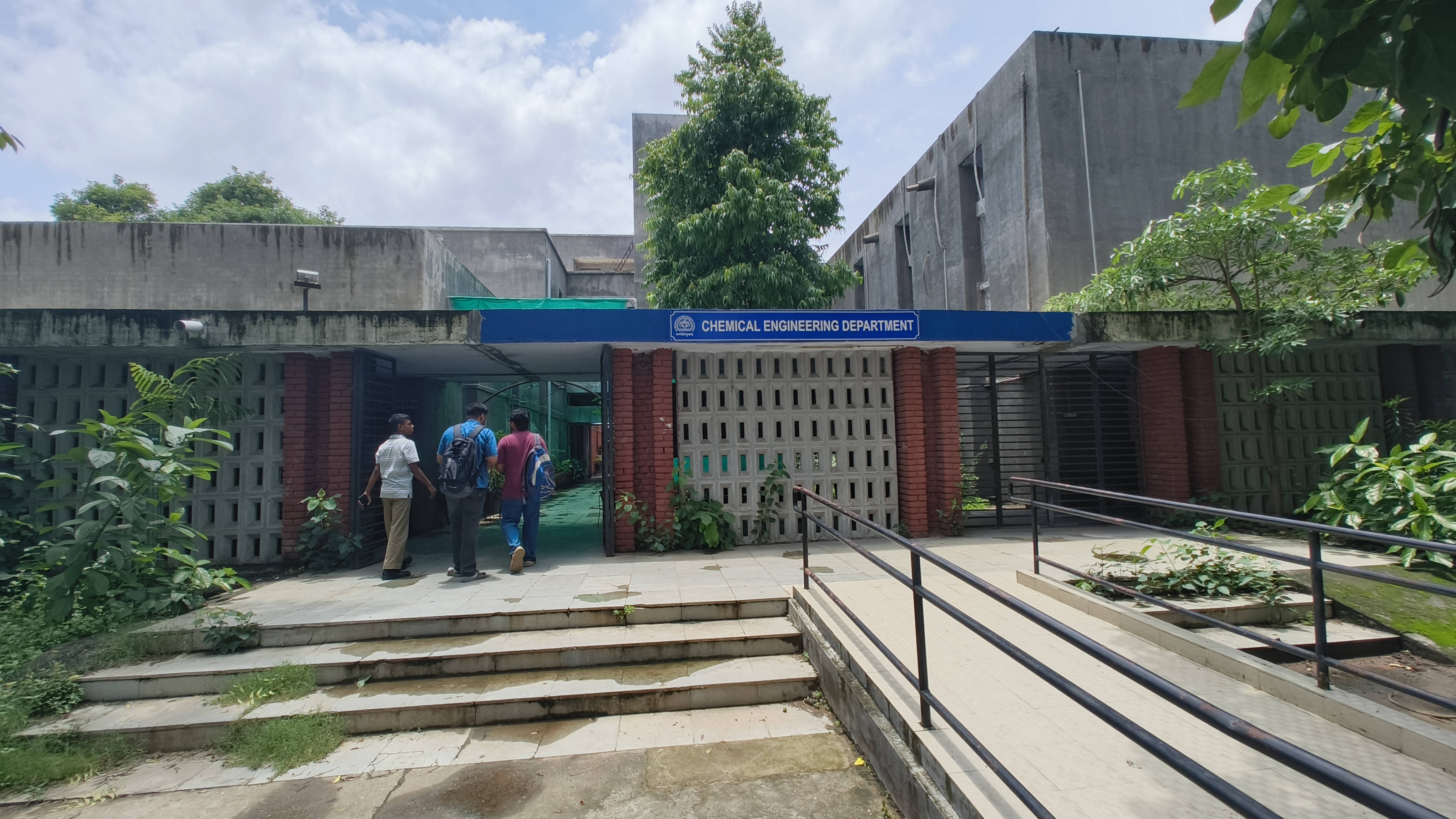 Faculty of Technology and Engineering, Maharaja Sayajirao University of Baroda Vadodara Academic Block/ Main Building media (13) by 1785569428_1000145512.jpg