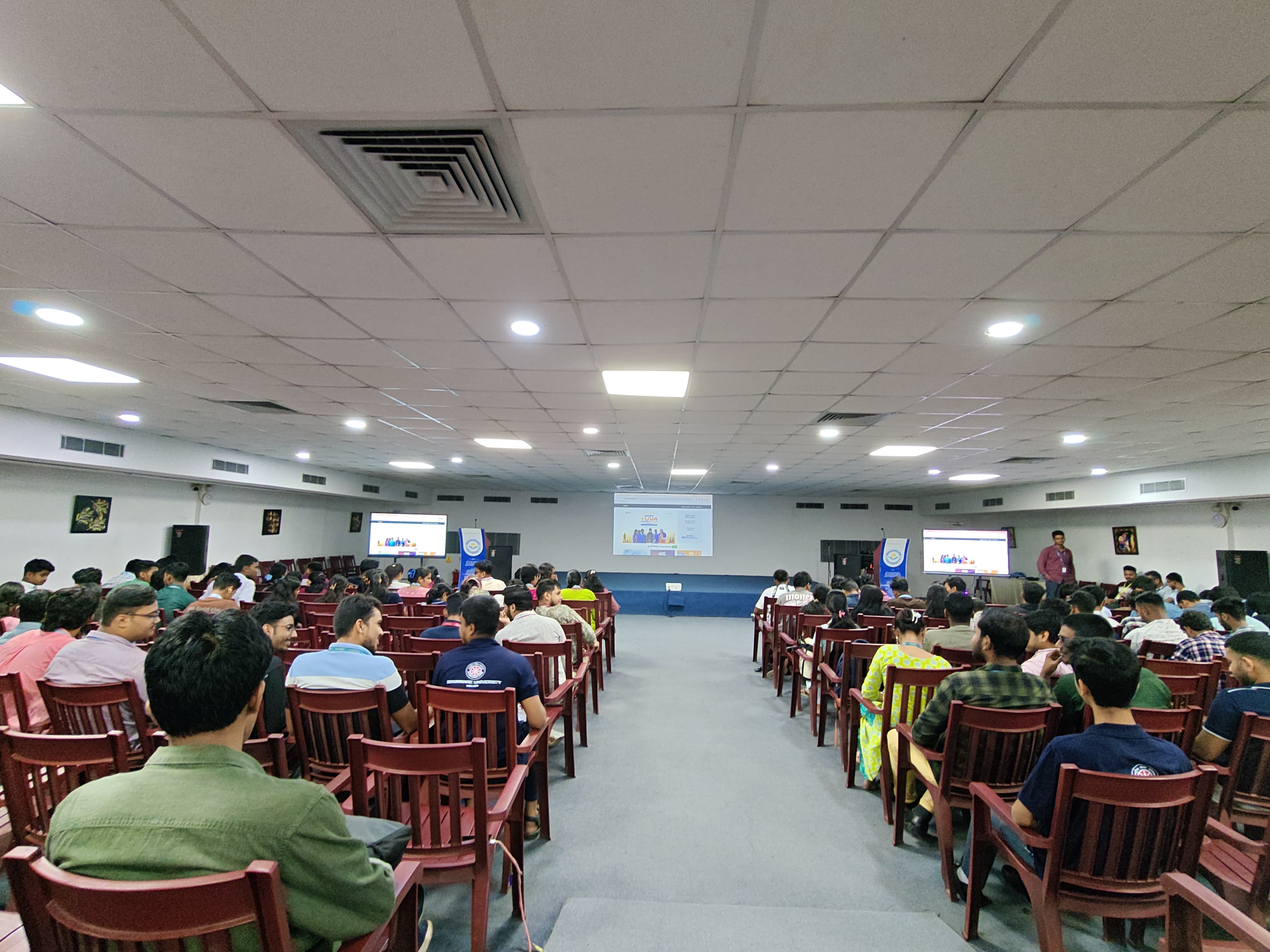 Brainware University Kolkata Auditorium media (9) by 1785934325_1000319648.jpg