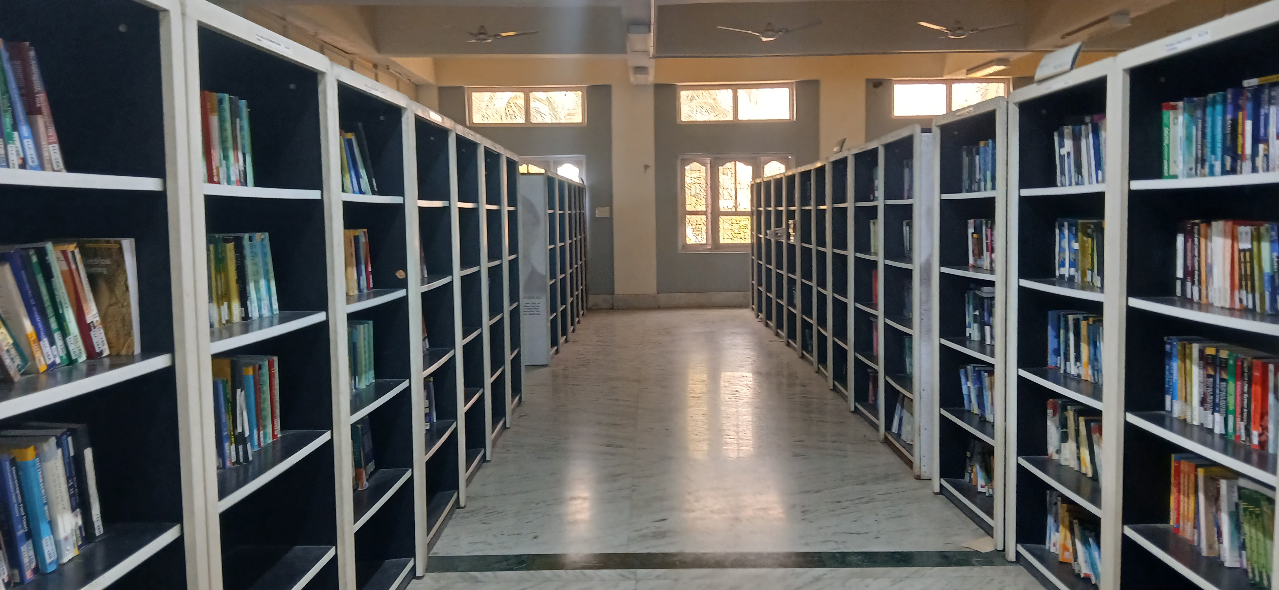 Sathyabama University Library media (6) by 1789039931_Library_2.jpg