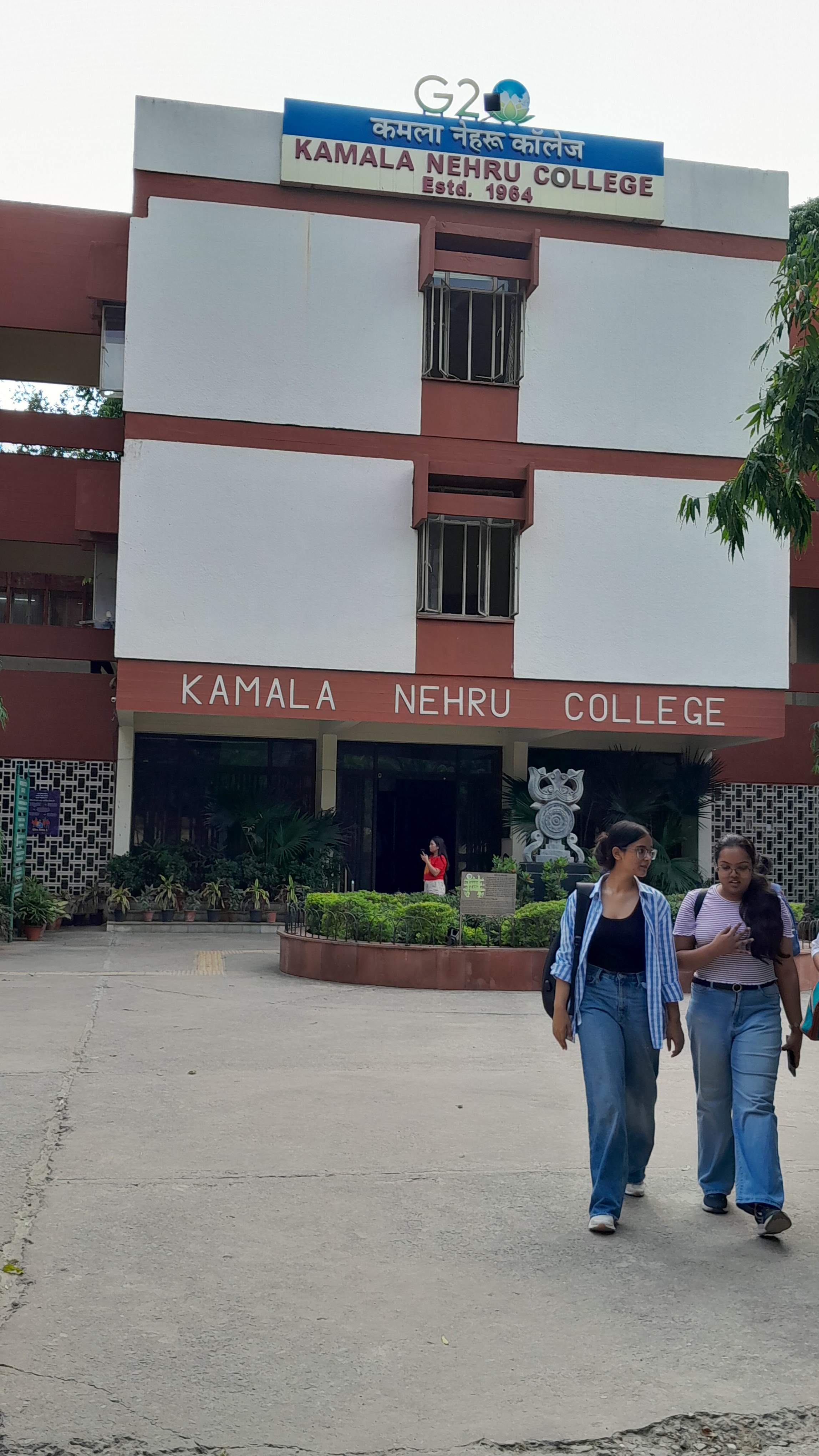 Kamala Nehru College Academic Block- Main Building media (2) by 1789130735_AcademicBlock_MainBuilding_2.jpg