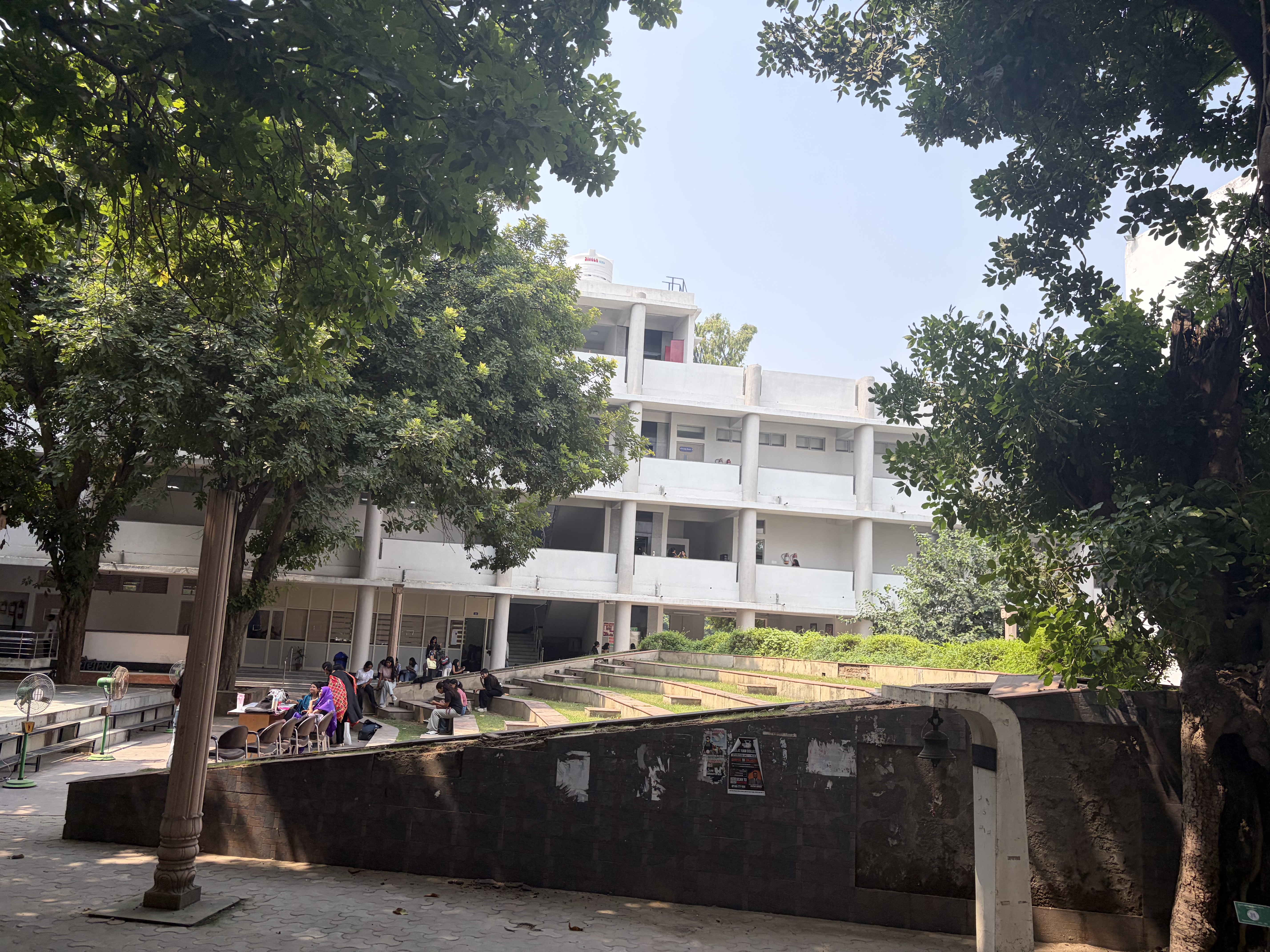 Daulat Ram College Academic Block/ Main Building media (15) by 1789981144_IMG_4336.jpeg