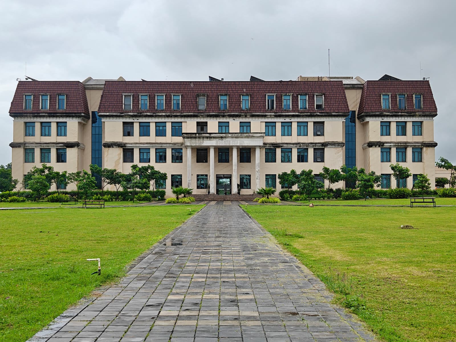 Amity University Raipur Academic Block/ Main Building media (13) by 1790753893_4.jpeg