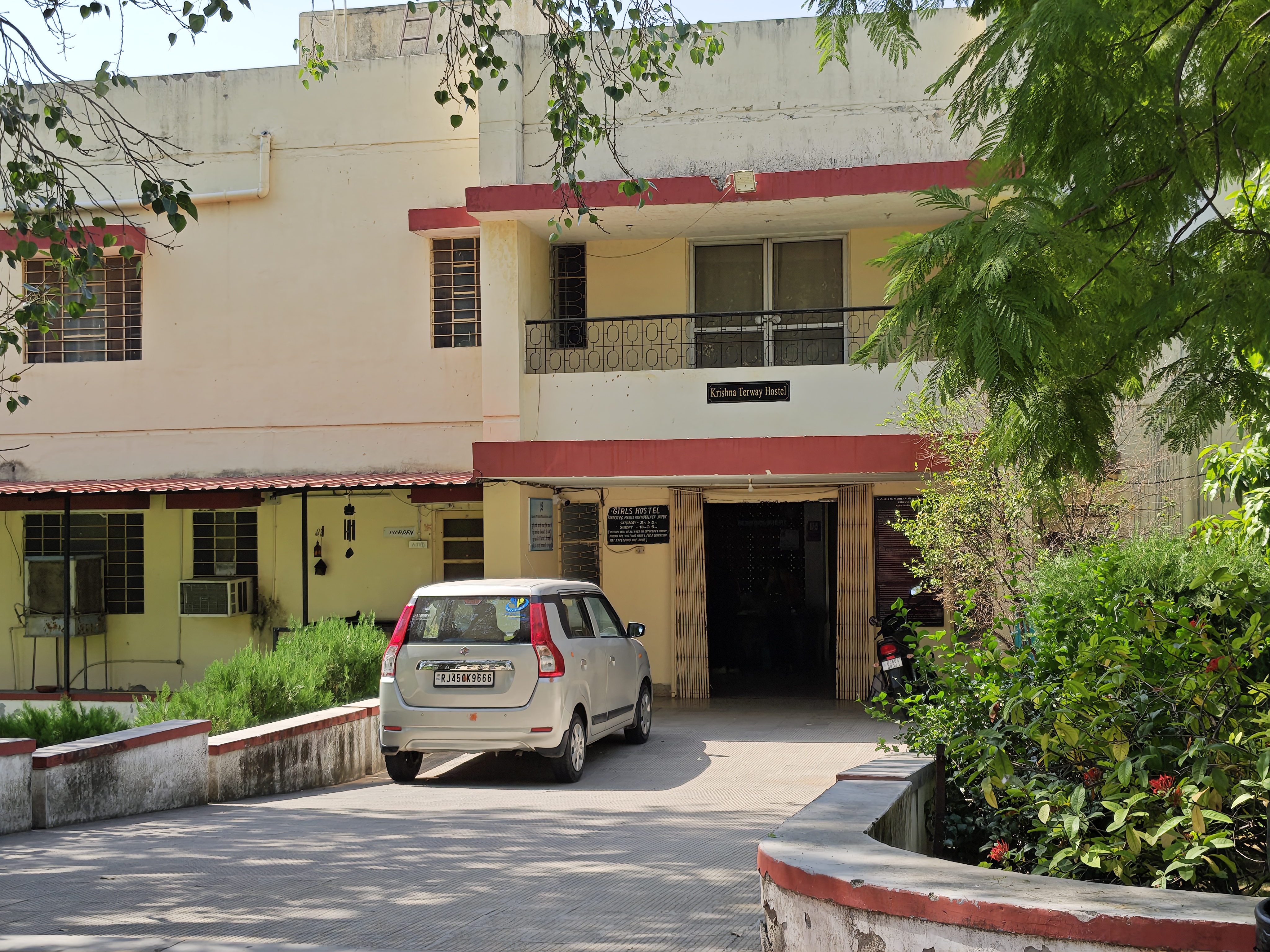 Kanoria PG Mahila Mahavidyalaya Jaipur Hostel Building media (10) by 1791385980_108003.jpg