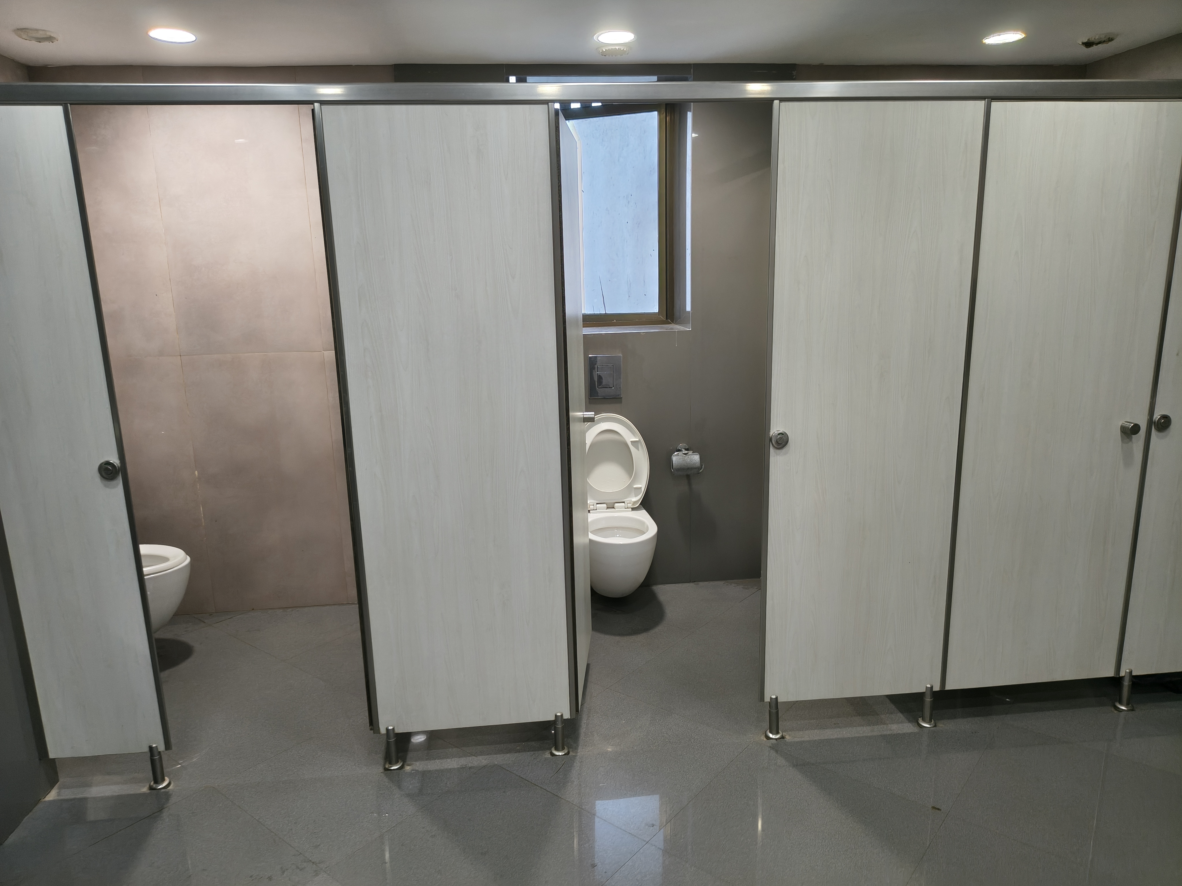 Anil Surendra Modi School of Commerce Mumbai Campus Washroom Area media (2) by 1791389725_1000050464.jpg