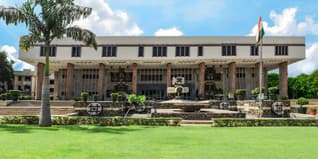 Delhi High Court asks Bar Council of India to Clarify if it is Giving CLAT in Vernacular Languages