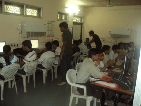 IET DAVV Computer Lab