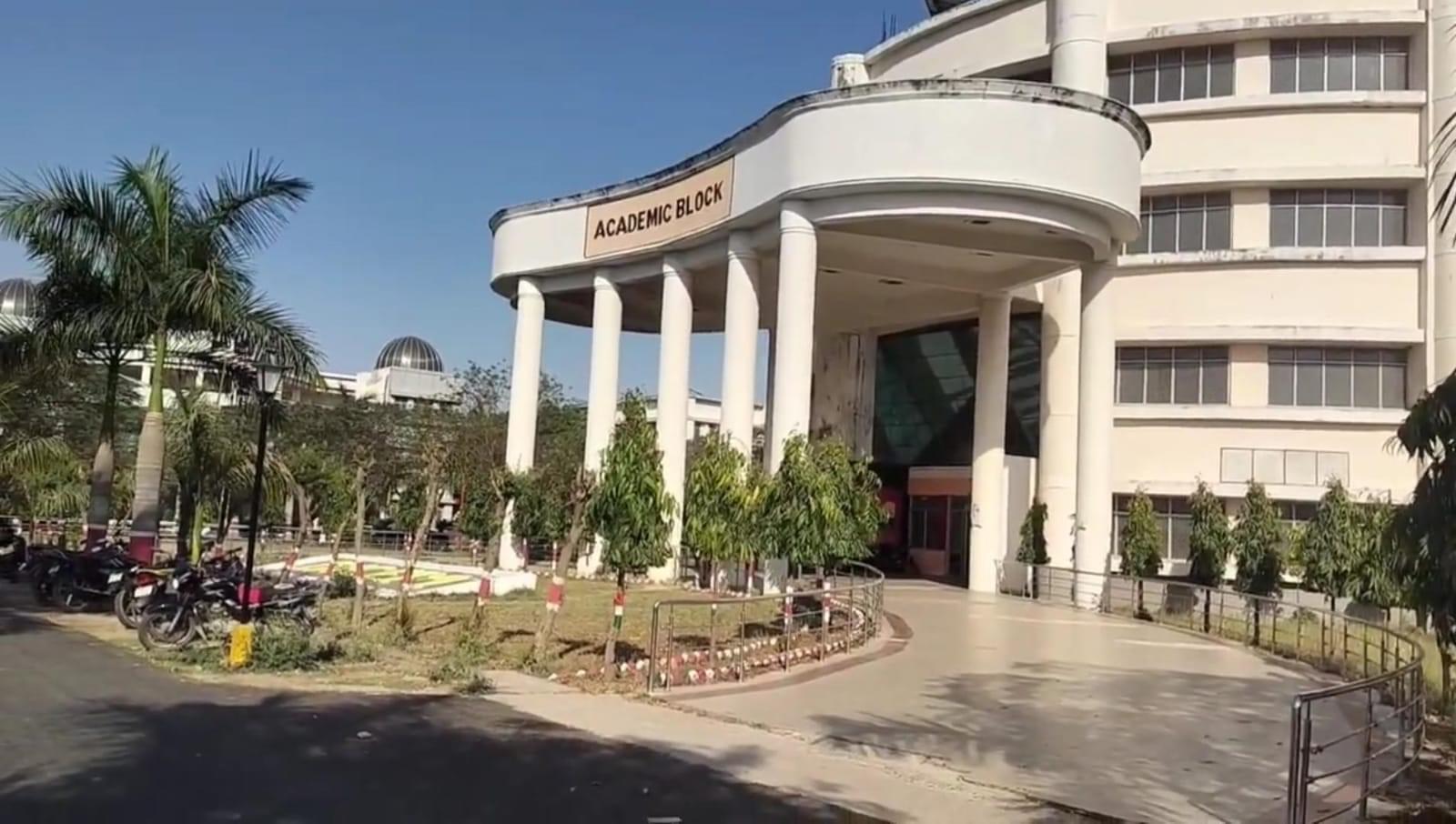 Academic Block of MRAMC