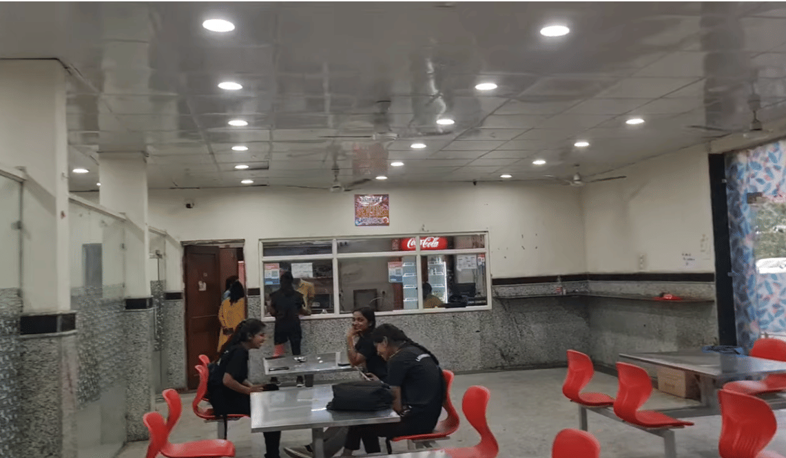 lakshmibai college canteen