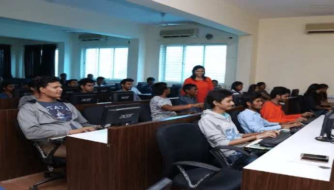 ITM Vocational University Computer