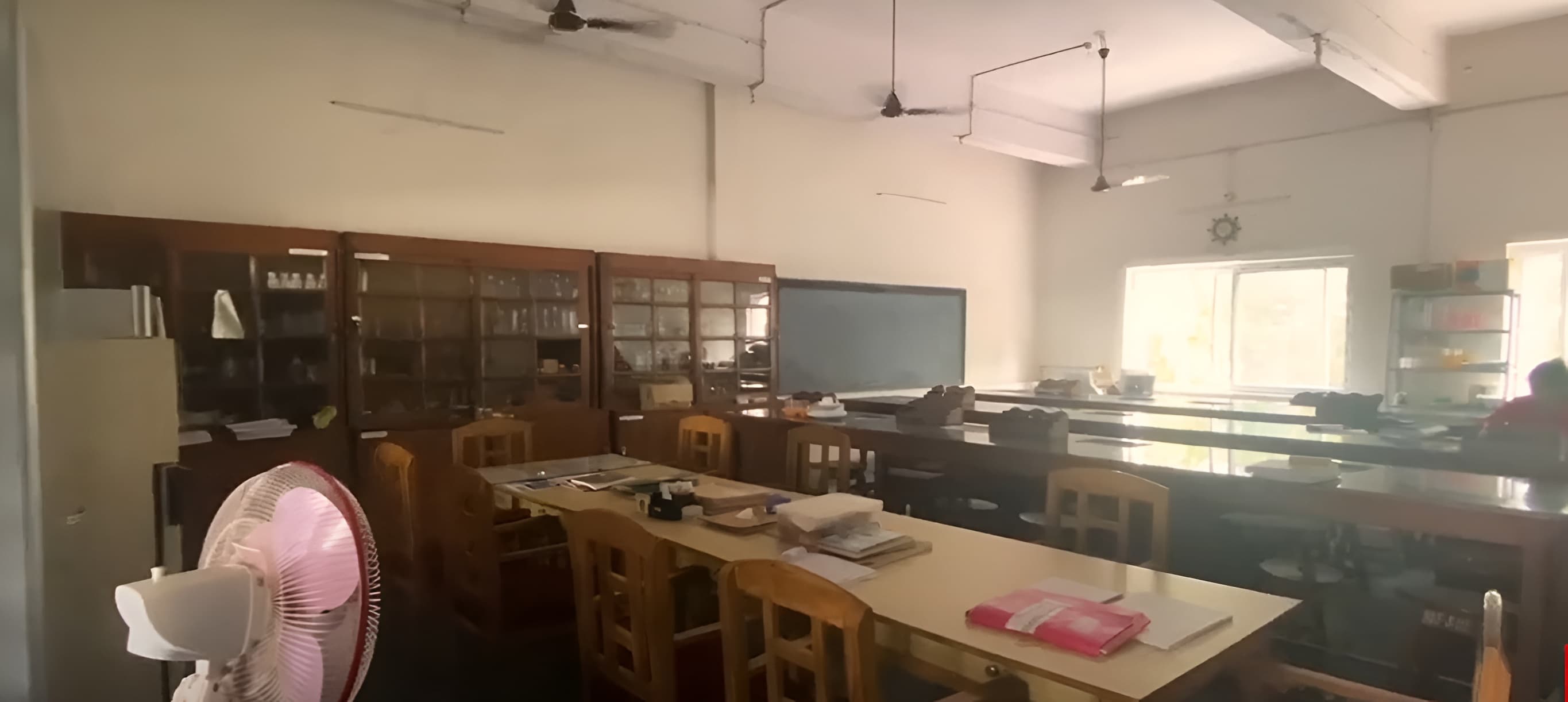 Magadh Mahila College library Image