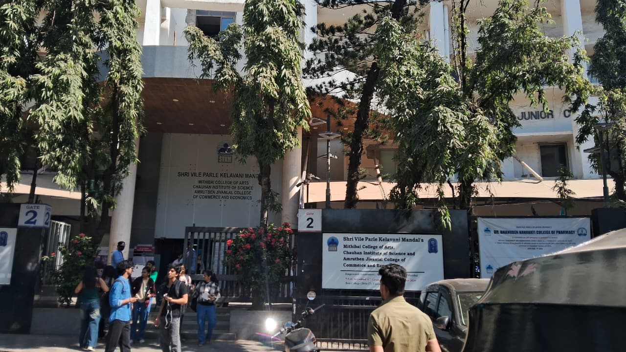 Mithibai College Entrance