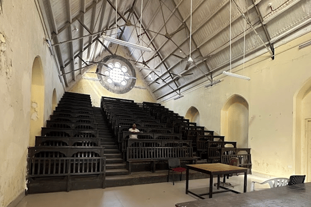 Elphinstone College CLASSROOM