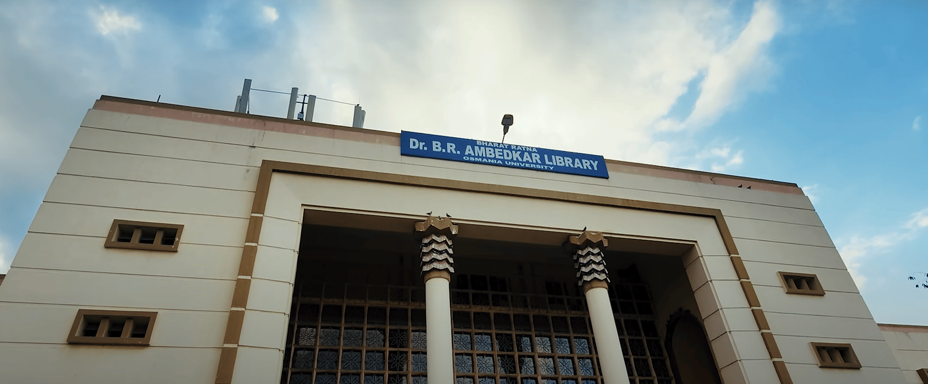 OSMANIA UNVERSTY LIBRARY 