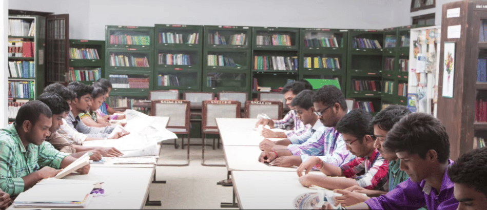 Guru Nanak College (Autonomous) library