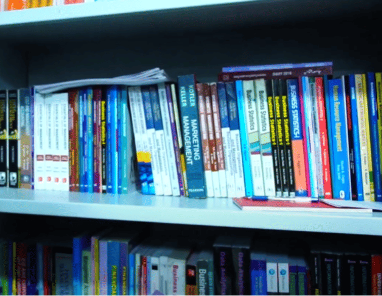 Avinash College of Commerce, Hyderabad Library