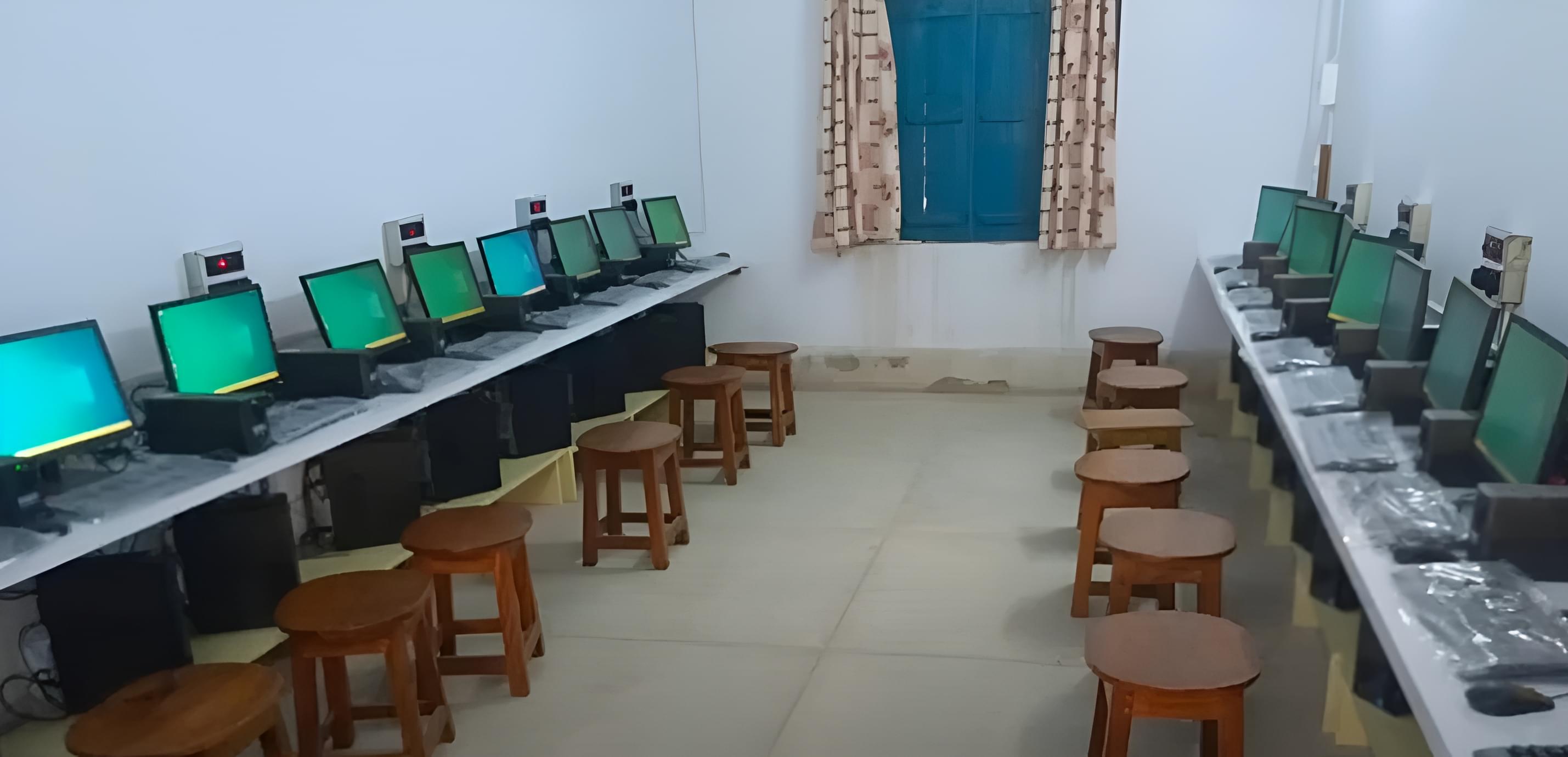 Tamralipata Mahavidyalaya Lab