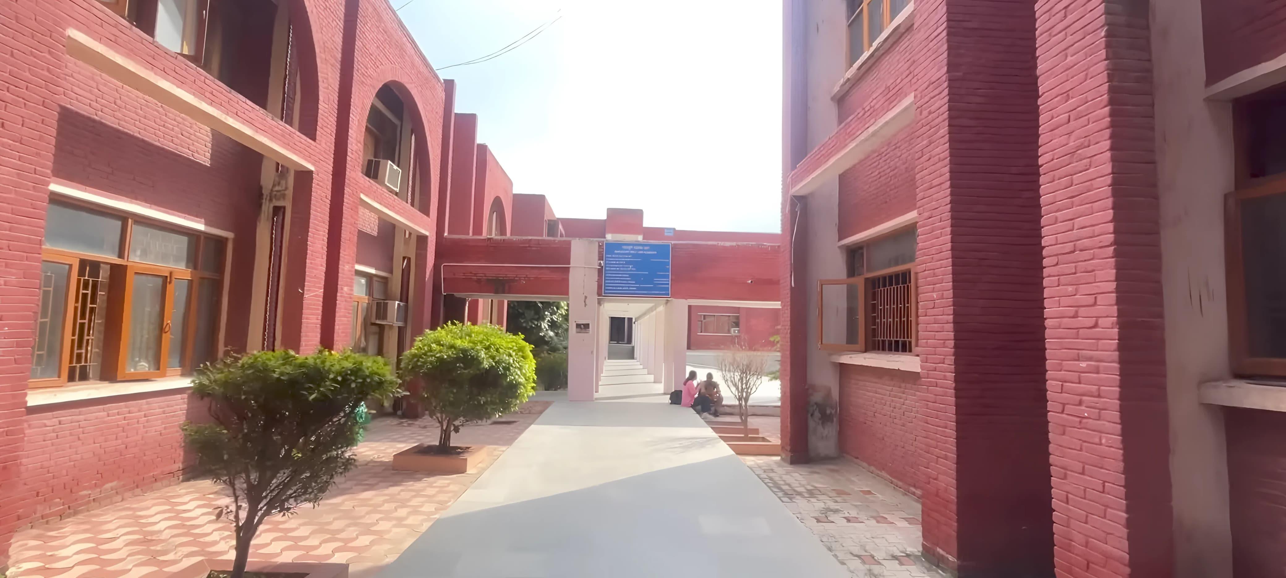 MAITREYI COLLEGE CAMPUS