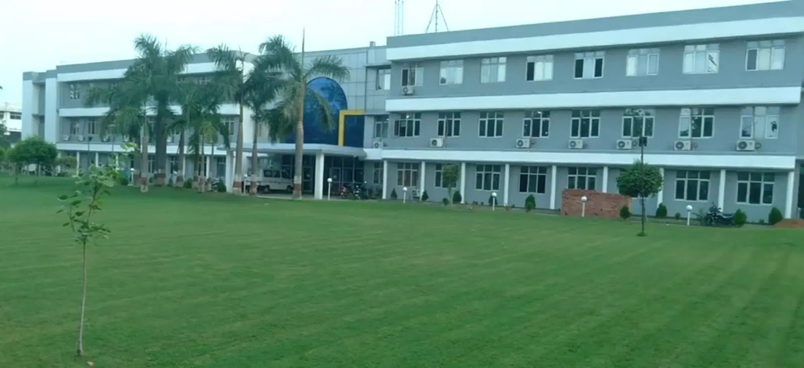 KNIPSS Entrance Building