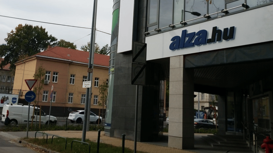 AlzaBox &ndash; automatiz&aacute;lt csomag&aacute;tv&eacute;tel