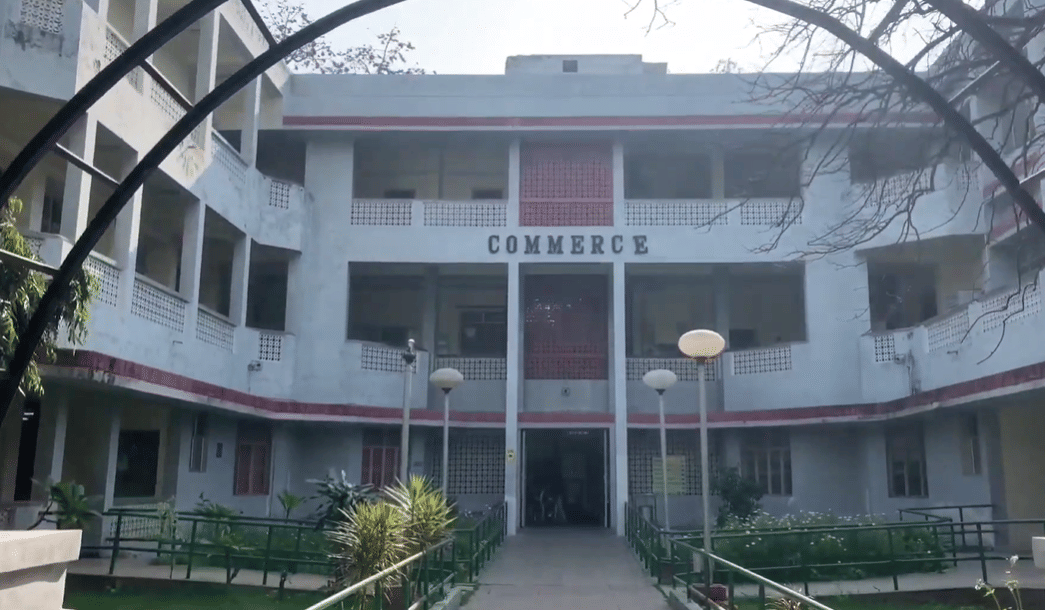 Delhi School of Economics Department Of Commerce