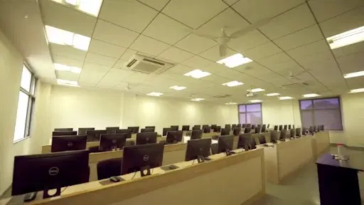 IMT Nagpur Computer Lab