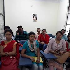 Achiever Mantraa (UGC NET ,JRF CSIR CTET STET DSSSB PRT B.Ed Entrance Exam ) Achiever mantra Classroom photo 1
