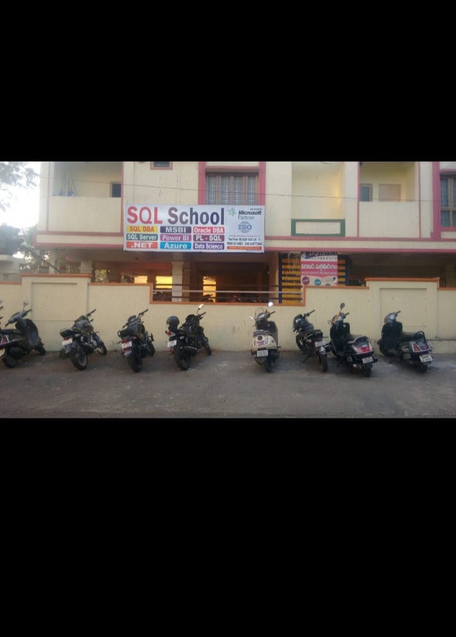 SQL School Training Institute Institute photo 7