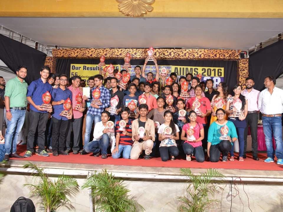 Bond Classes Pictures photo 1