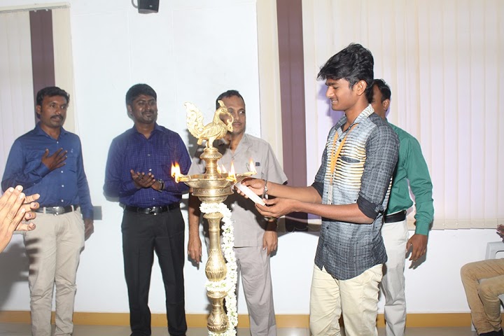Dinesh Babu Pugalenthi - Digital Marketing Trainer And Consultant Pictures photo 6