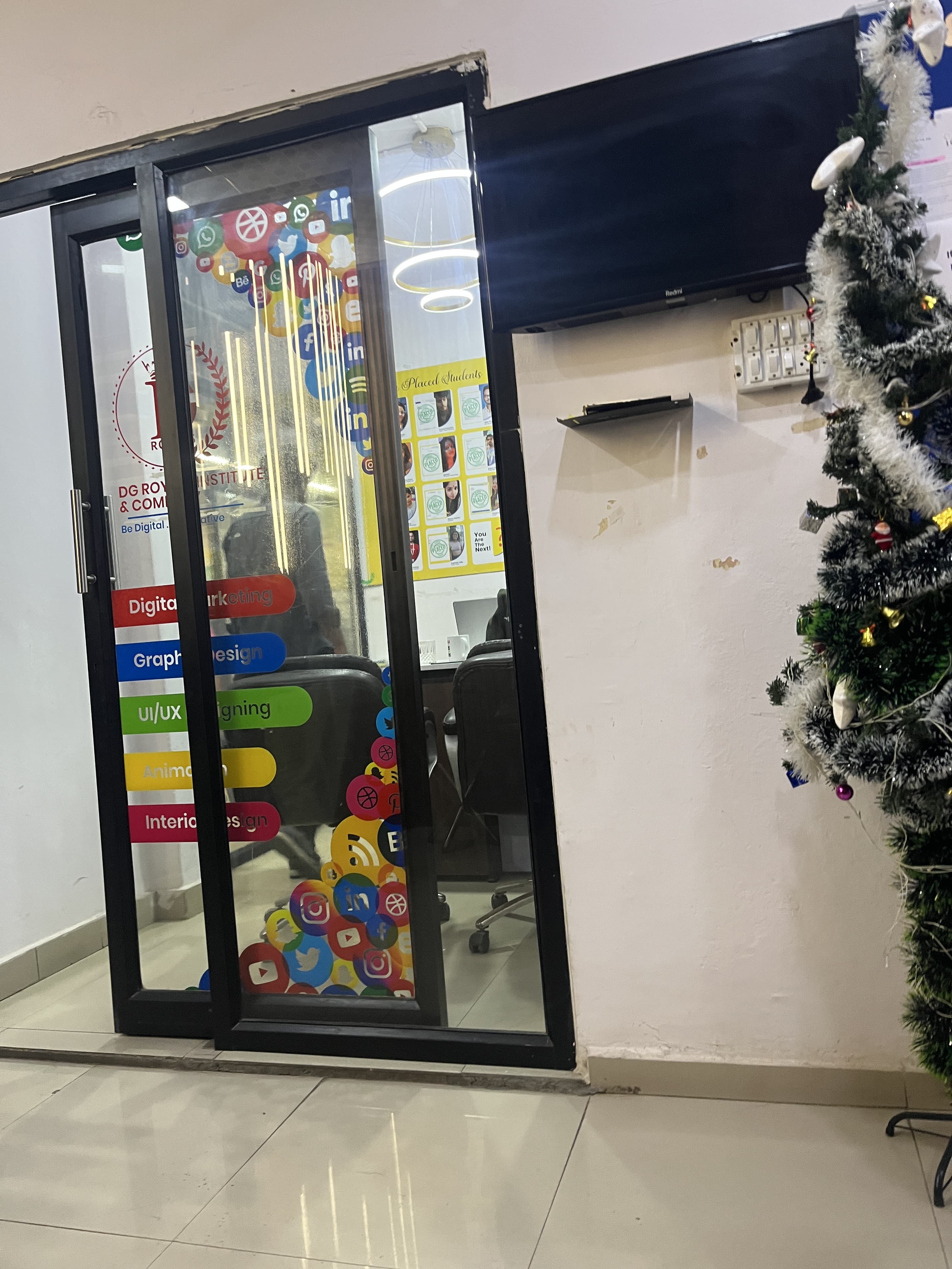 DG Royals DG Royals photo 7