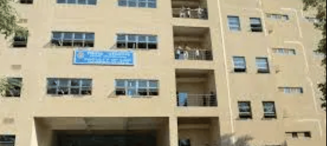 faculty of law, du main academic building