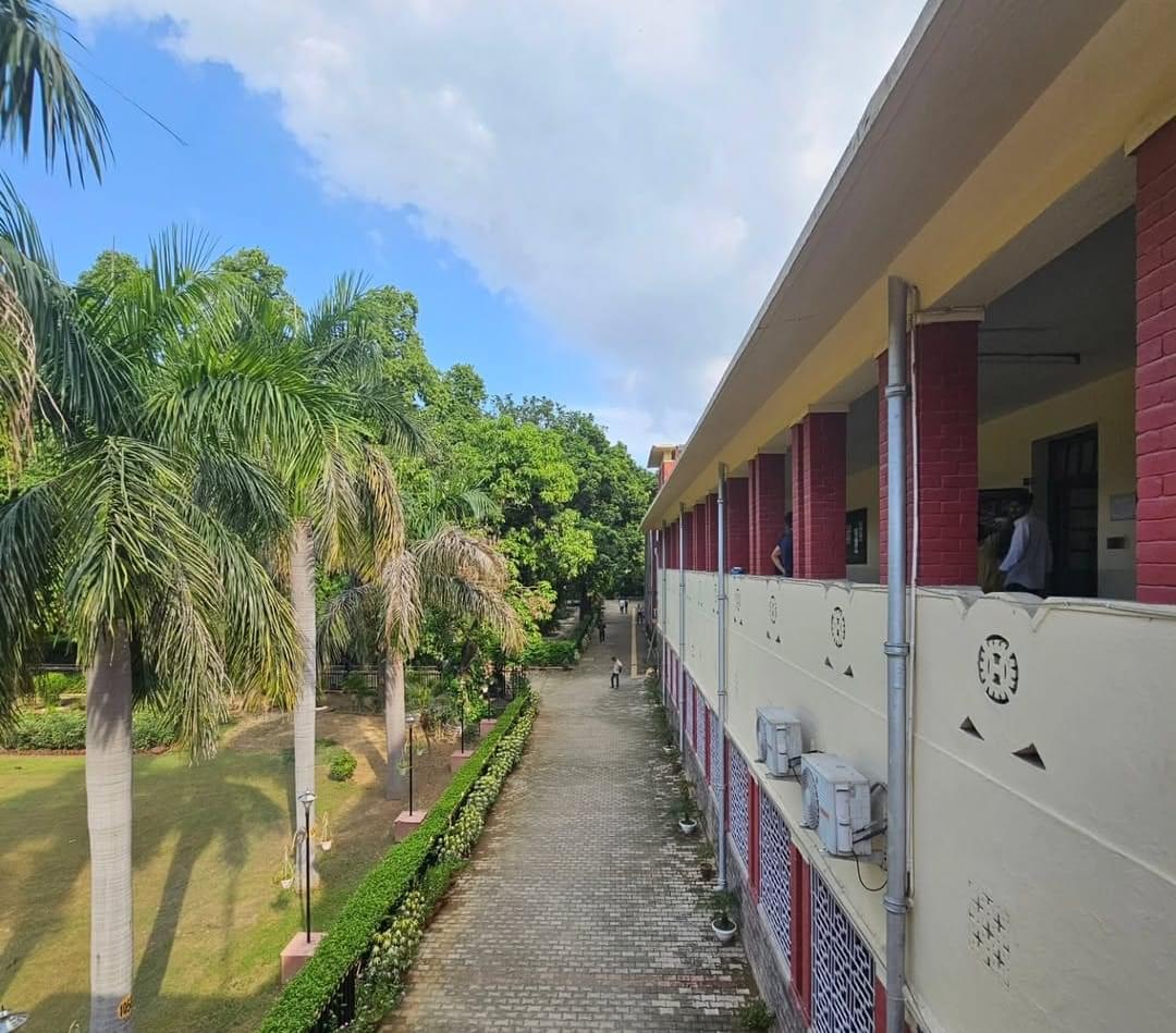 Hindu College Campus photo (15) by Hiralal Rulaniya