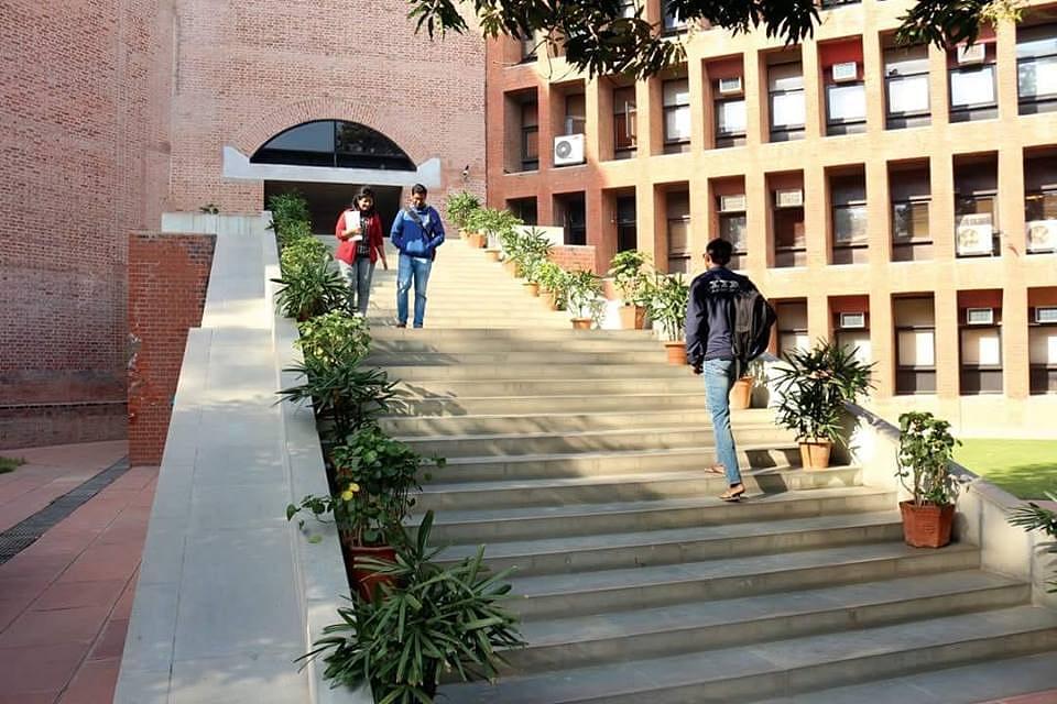 IIM Ahmedabad Campus photo (6) by BADAMPUDI BHANU TEJA