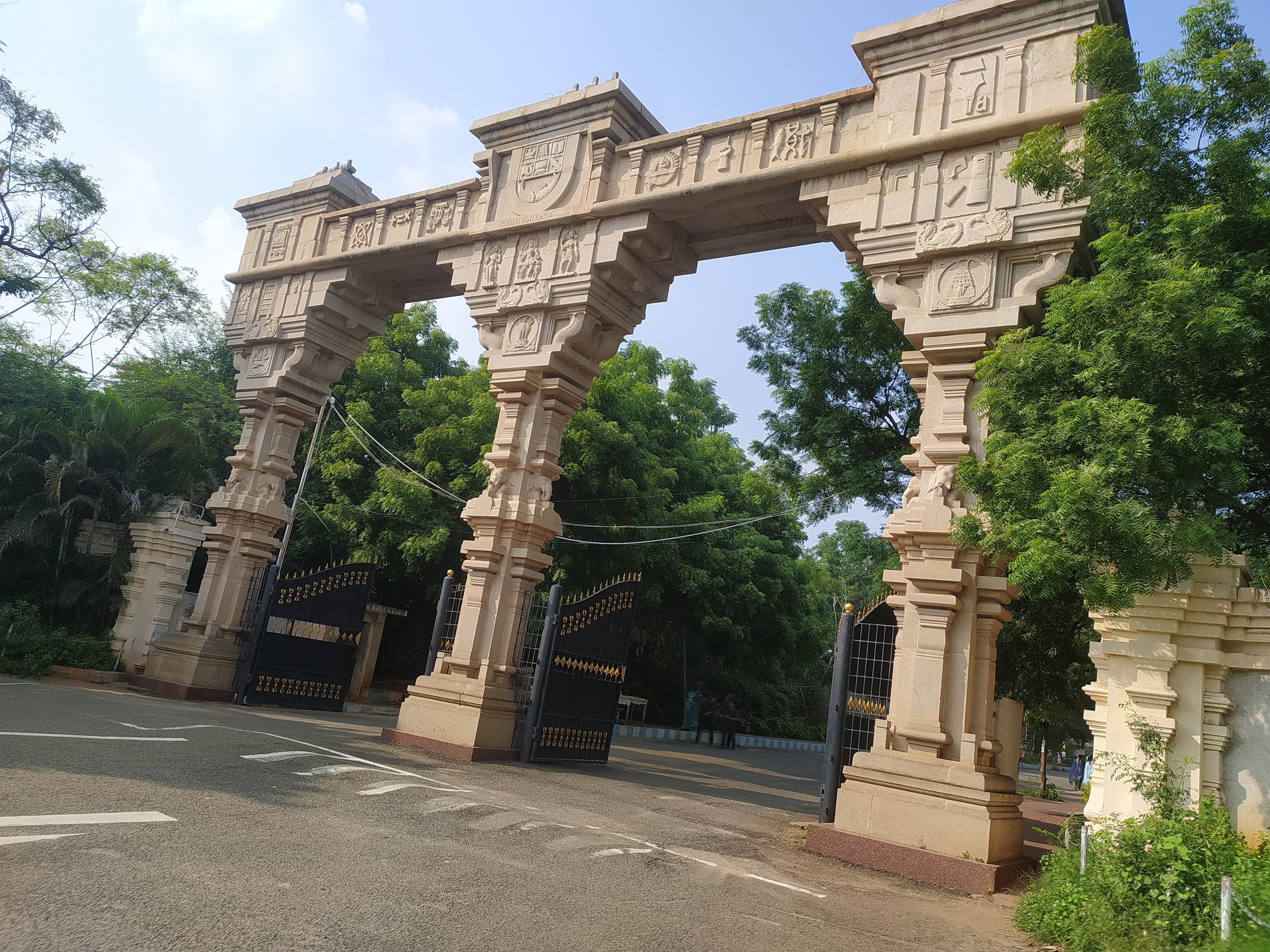 Madurai Kamaraj University Infrastructure & Academic Building photo (3) by Lamnganbi Yumnam