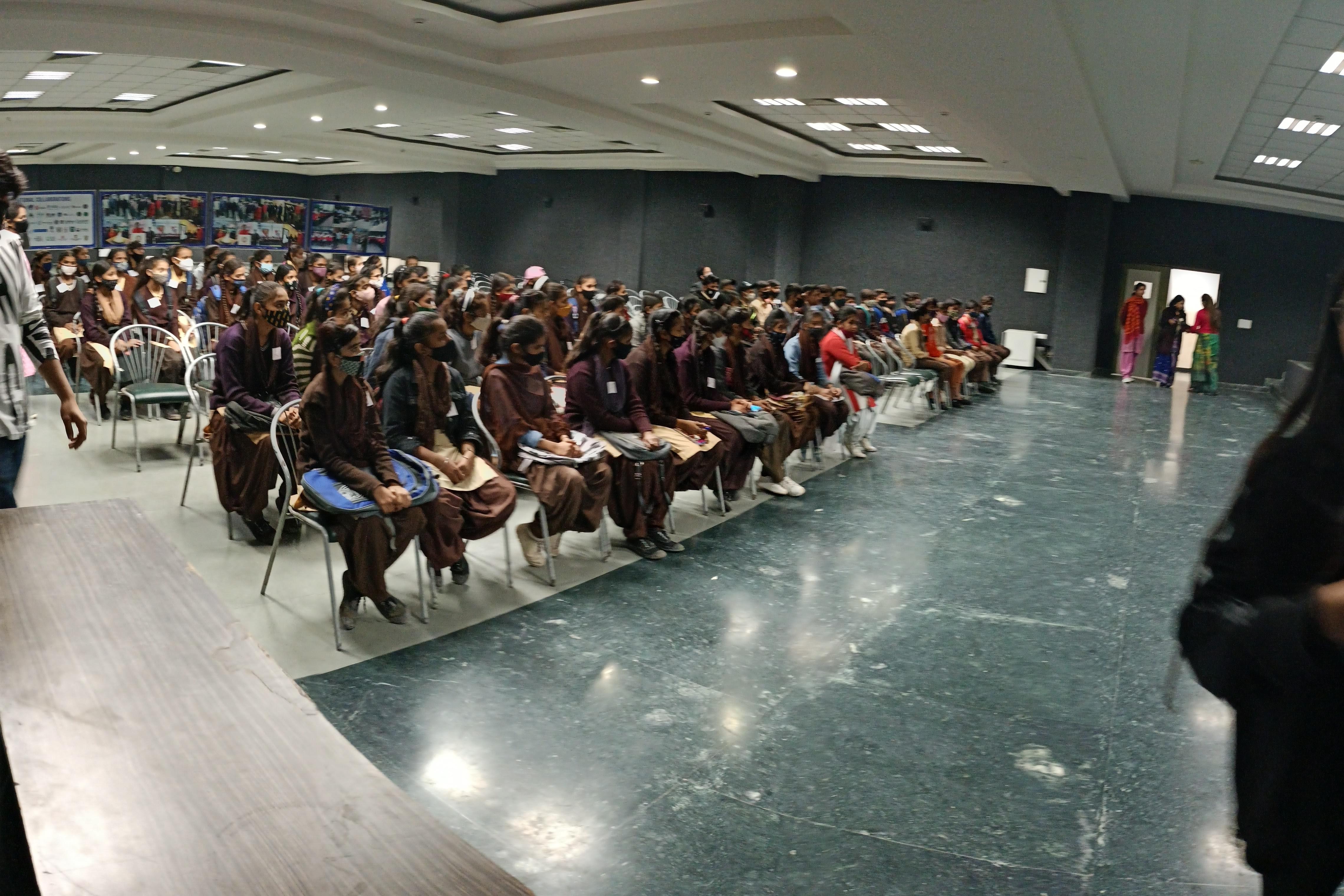 MRIIRS Campus photo (15) by Avni