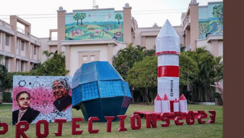 Parul University B.Tech Aeronautical Engineering: Fees 2025, Course ...